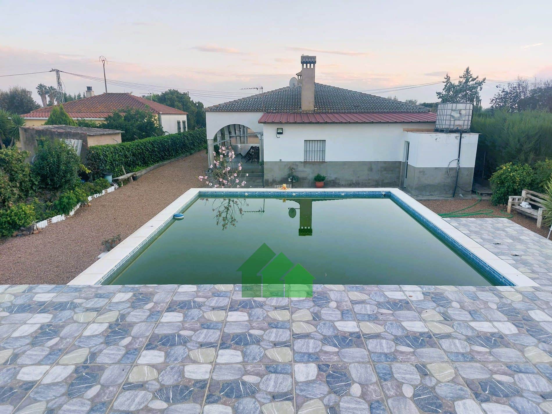 C-1024 VENTA DE TERRENO CON DOS CASAS Y PISCINA EN CAMINO VIEJO BARBAÑO. MONTIJO - Foto 1