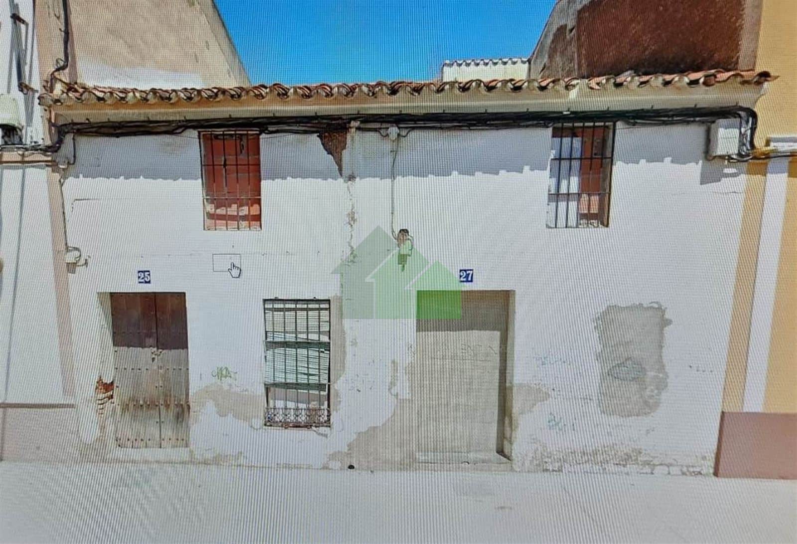 CASA CON FACHADA A DOS CALLES PARA DERRIBAR - Foto 1