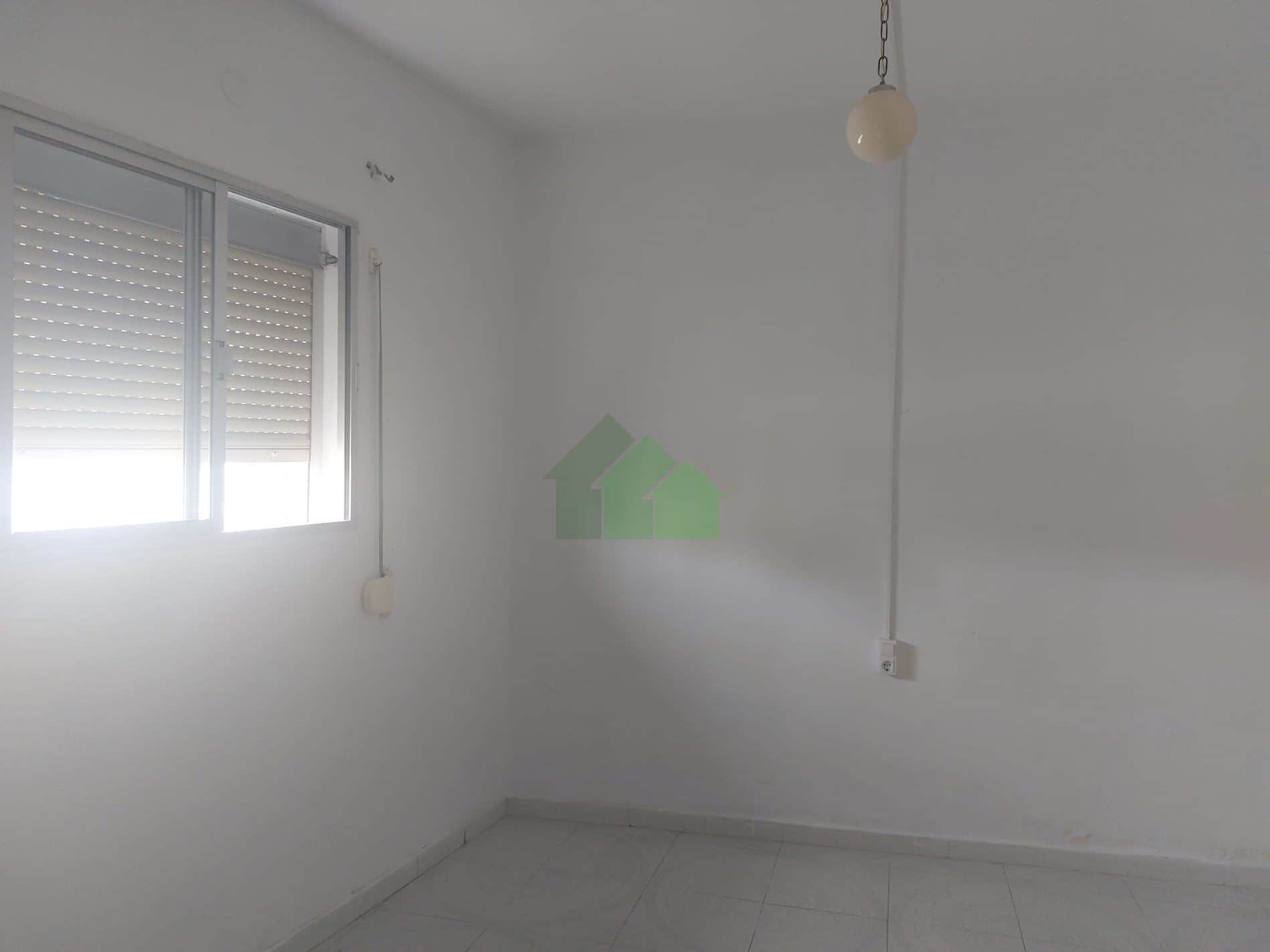 C-995 VENTA DE CASA DE ESQUINA PARA REFORMAR. MONTIJO. - Foto 3