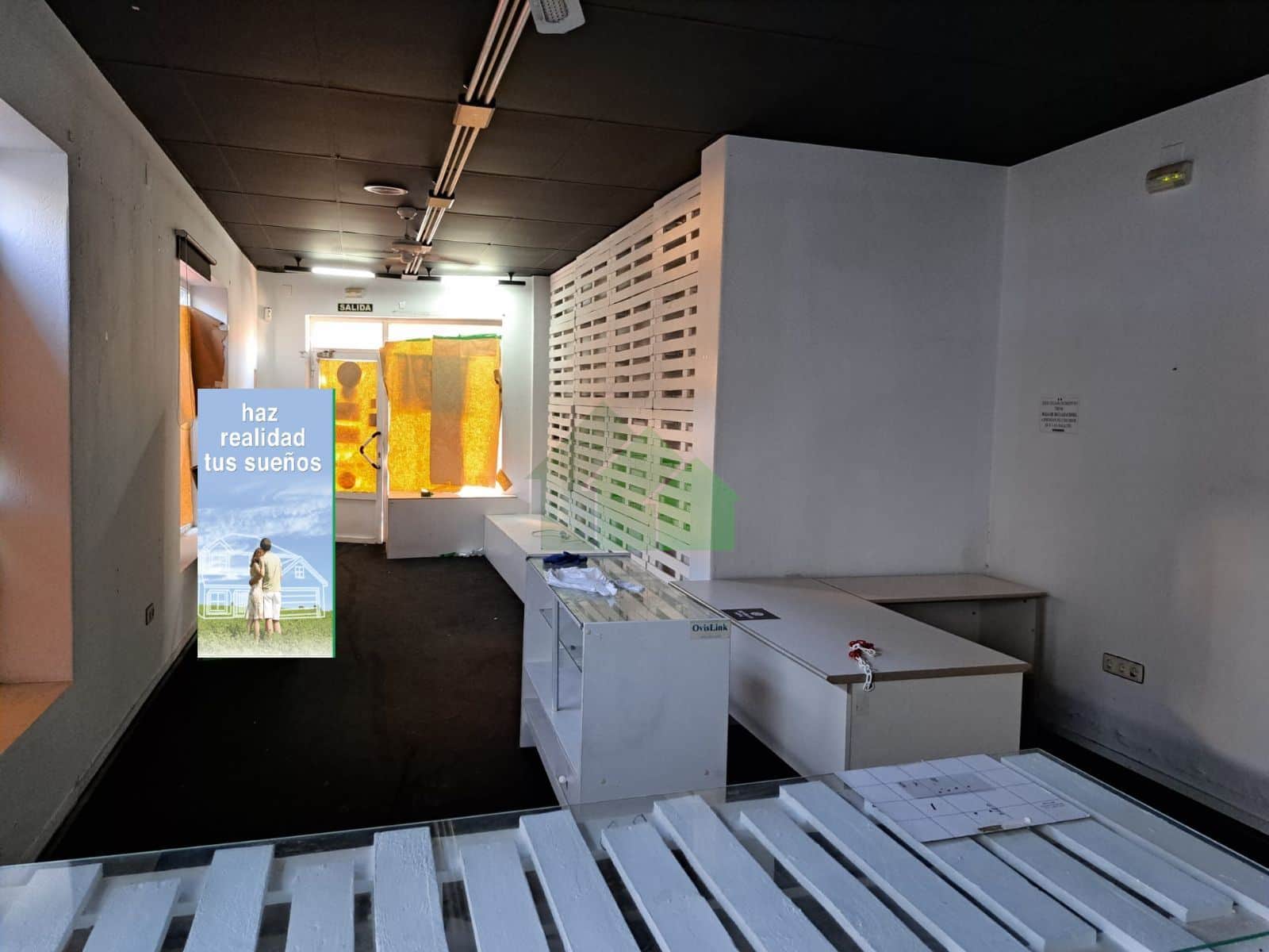 LOCAL COMERCIAL DE ESQUINA, CON MUCHA LUZ.......... - Foto 4