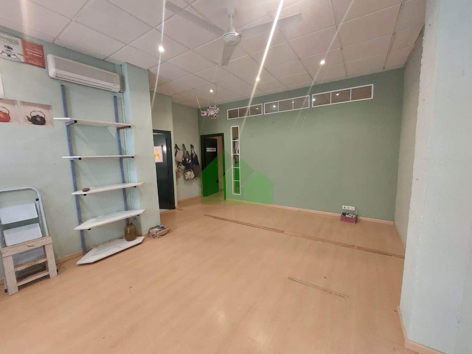 l-245: VENTA DE LOCAL COMERCIAL CON SÓTANO EN EL CENTRO DE MONTIJO - Foto 3