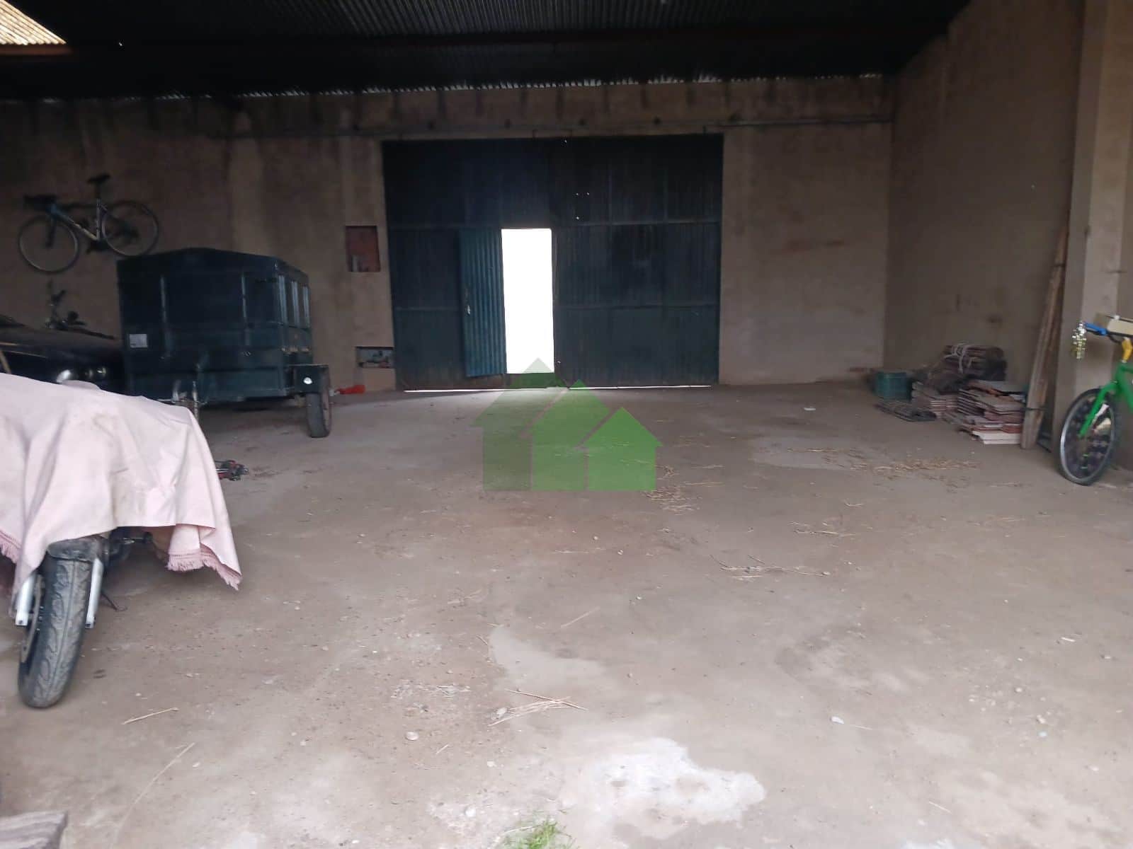 VENTA DE NAVE , DE ESQUINA, EN MONTIJO - Foto 2