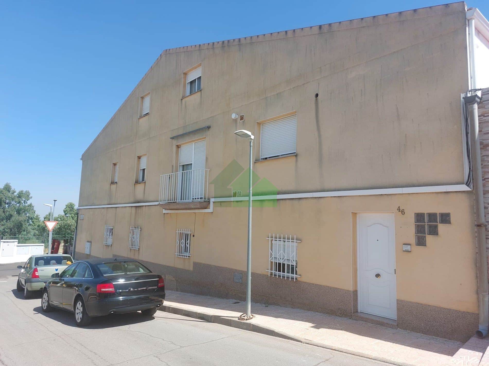 P-665: VENTA DE PISO EN PLANTA PRIMERA CON BUHARDILLA O ALMACEN EN LOBÓN. - Foto 1