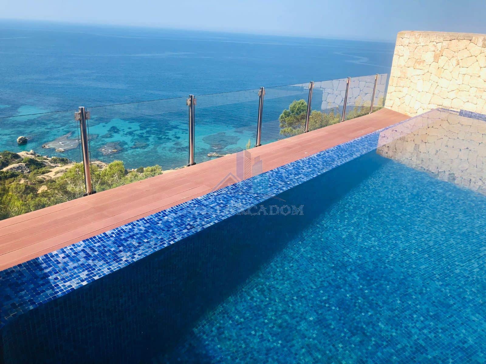 Precioso chalet pareado con FABULOSAS vistas al mar en Puig de Ros. - Foto 3