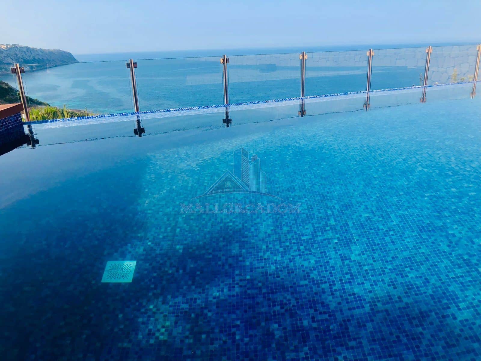 Precioso chalet pareado con FABULOSAS vistas al mar en Puig de Ros. - Foto 5