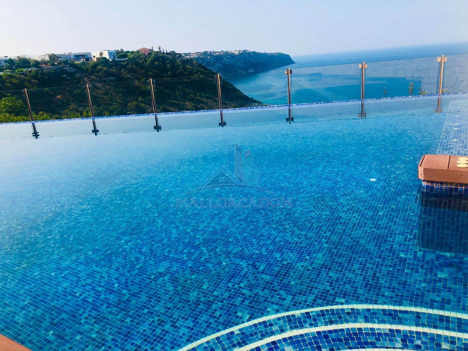 Precioso chalet pareado con FABULOSAS vistas al mar en Puig de Ros. - Foto 2