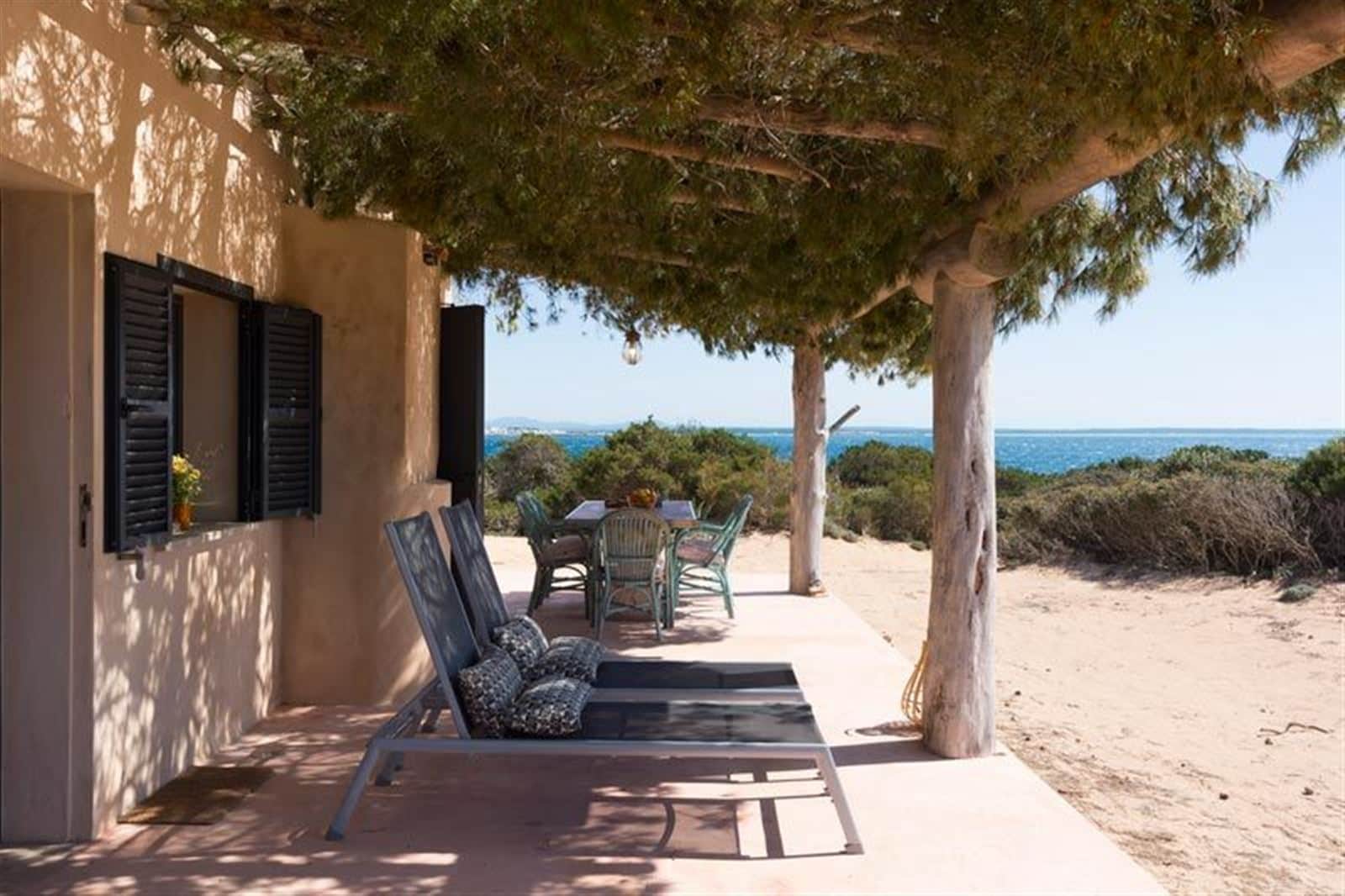 Casita de tres dormitorios en un entorno natural con vista mar - Foto 2