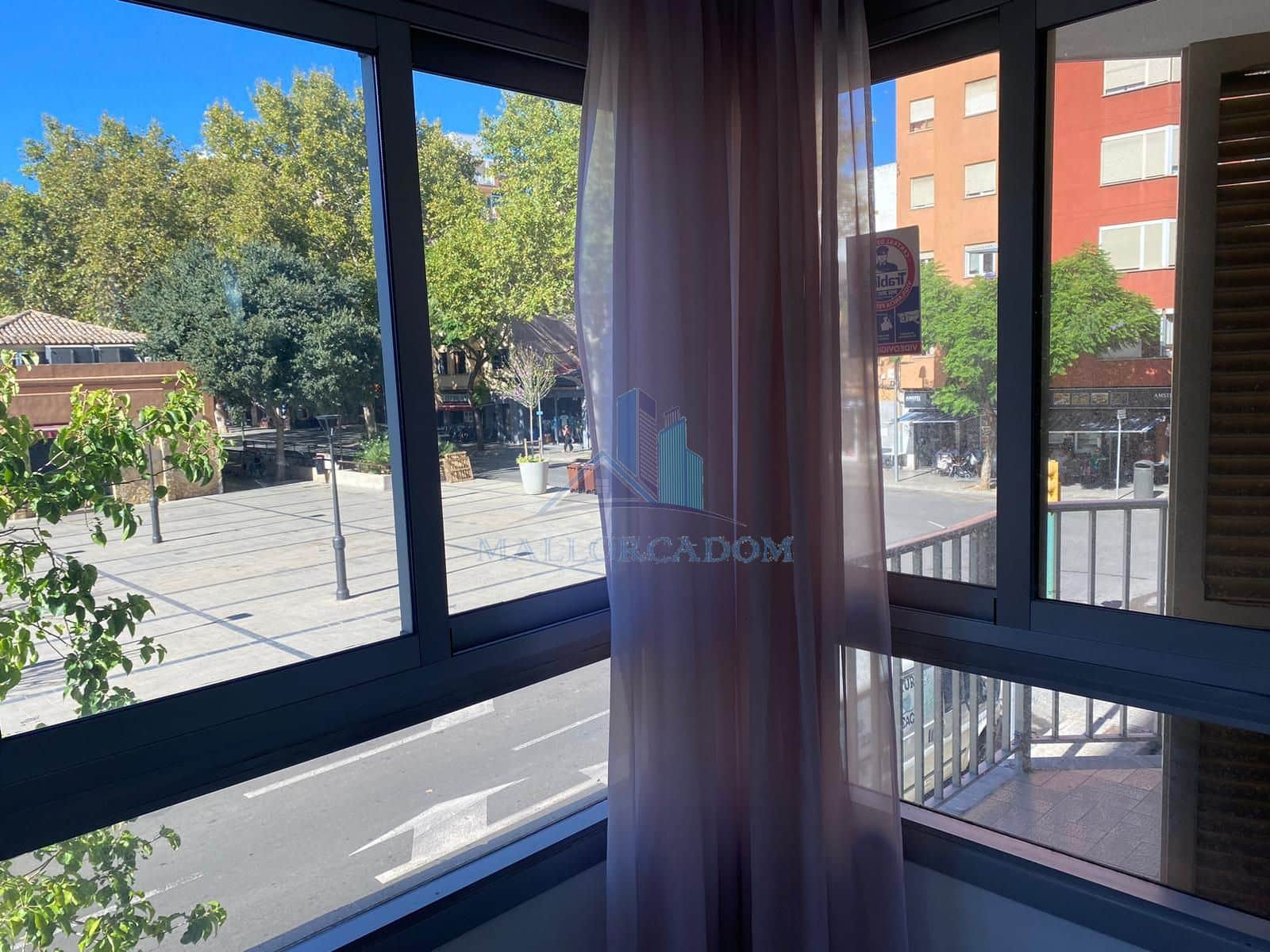 Se vende un apartamento en la plaza Pedro Garau en Palma de Mallorca. - Foto 3