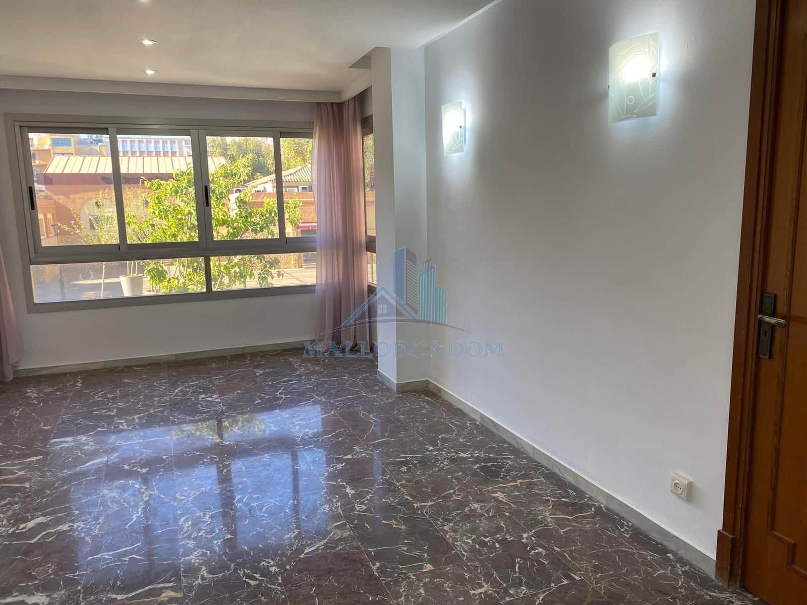 Se vende un apartamento en la plaza Pedro Garau en Palma de Mallorca. - Foto 4