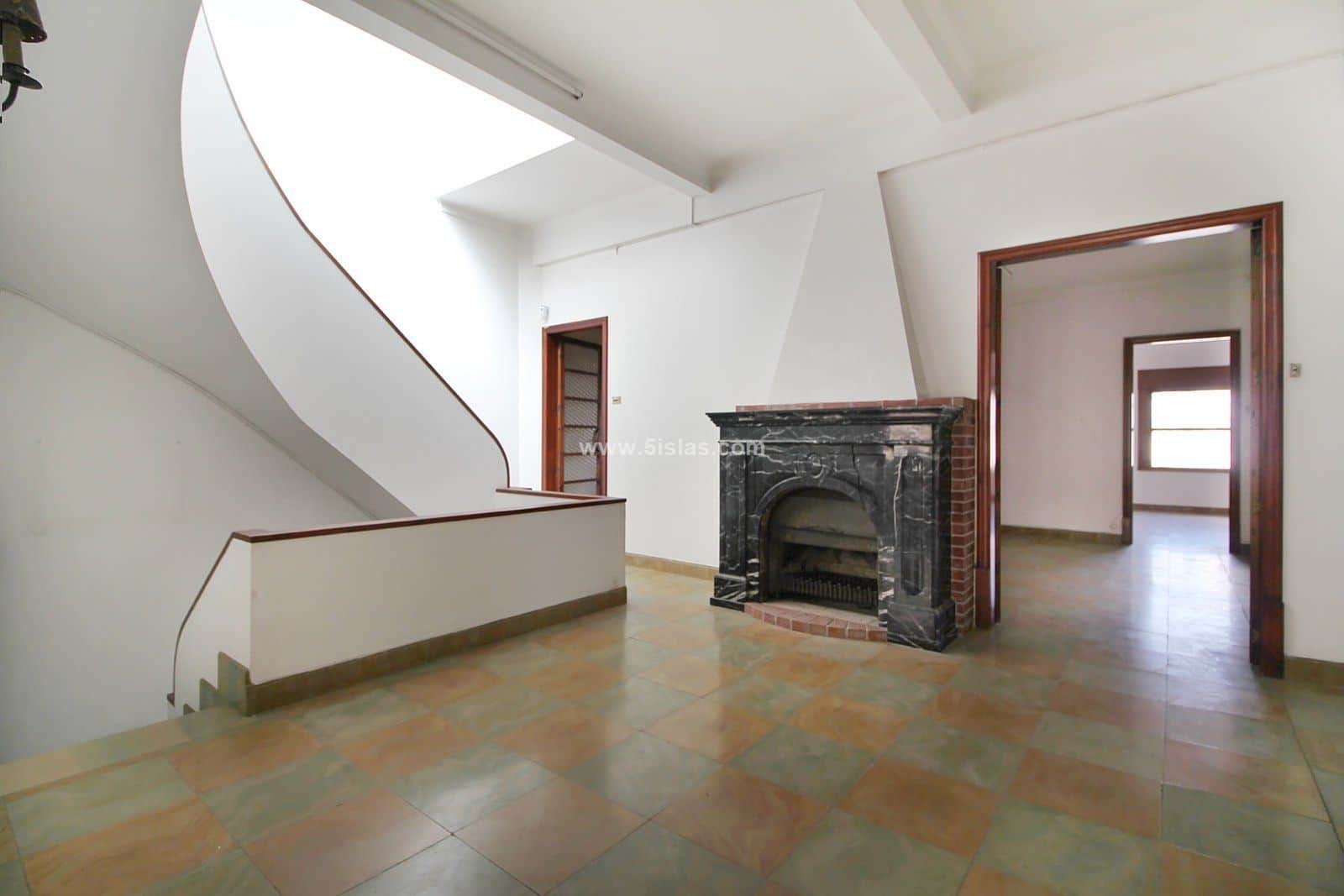 Edificio con gran local y terrazas - Foto 5