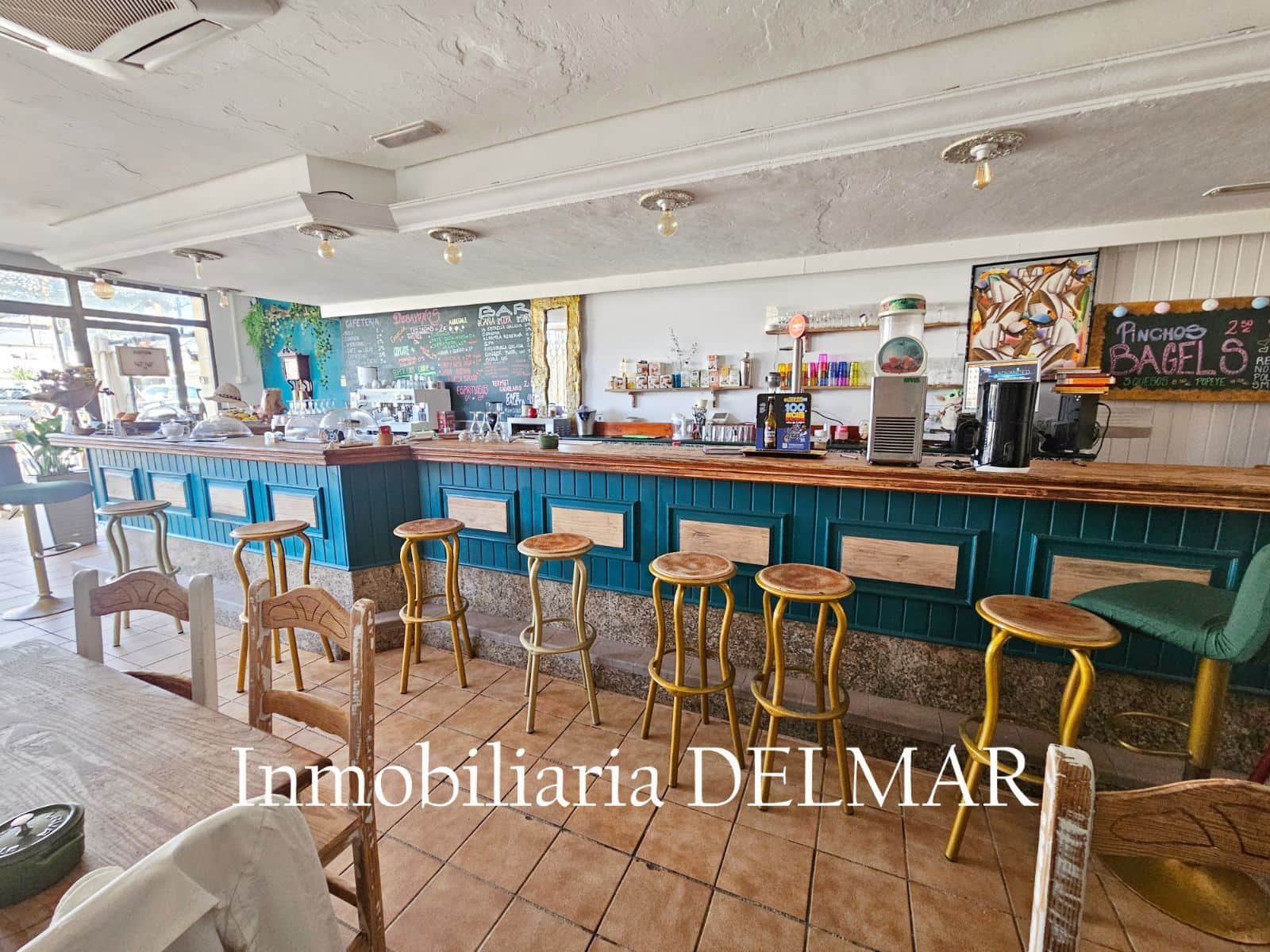 RESTAURANTE EN TRASPASO CON TERRAZA - Foto 1