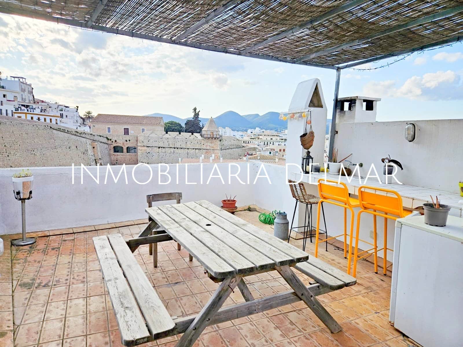 DÚPLEX CON TERRAZA Y VISTAS A DALT VILA - Foto 1