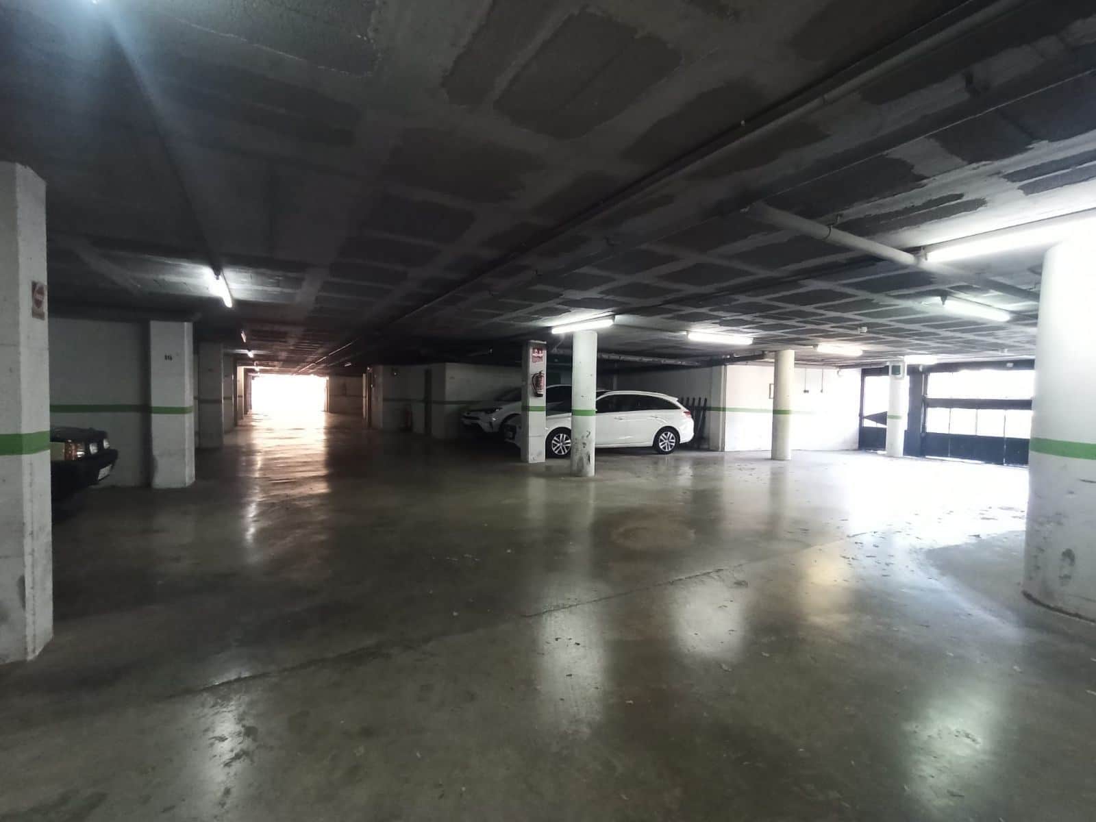 Parking junto a la Estación en Molins de Rei - Foto 2