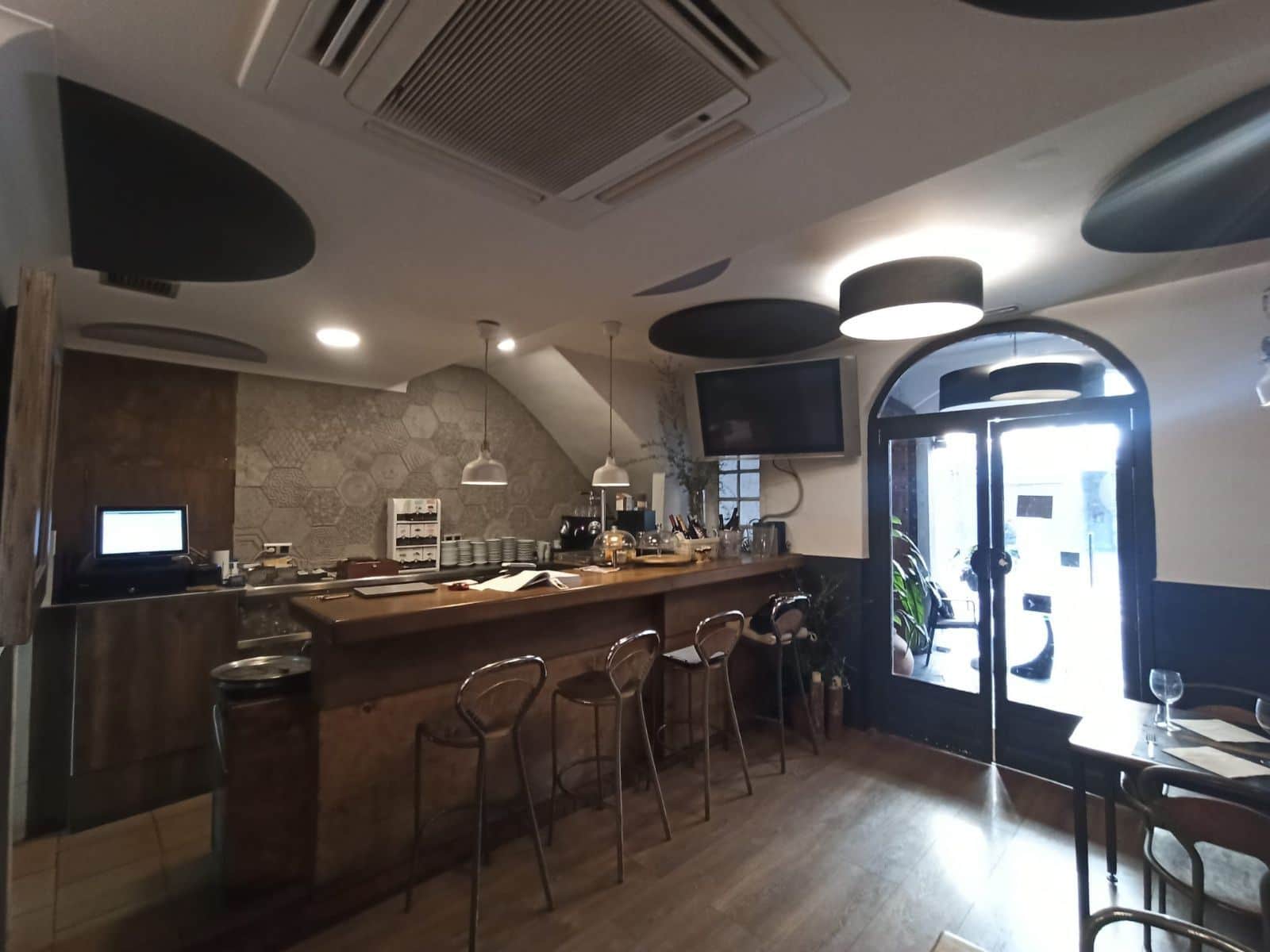 Restaurante en traspaso en pleno funcionamiento - Foto 1