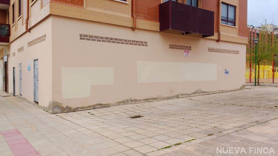 Local comercial en alquiler en Burgos - Foto 2