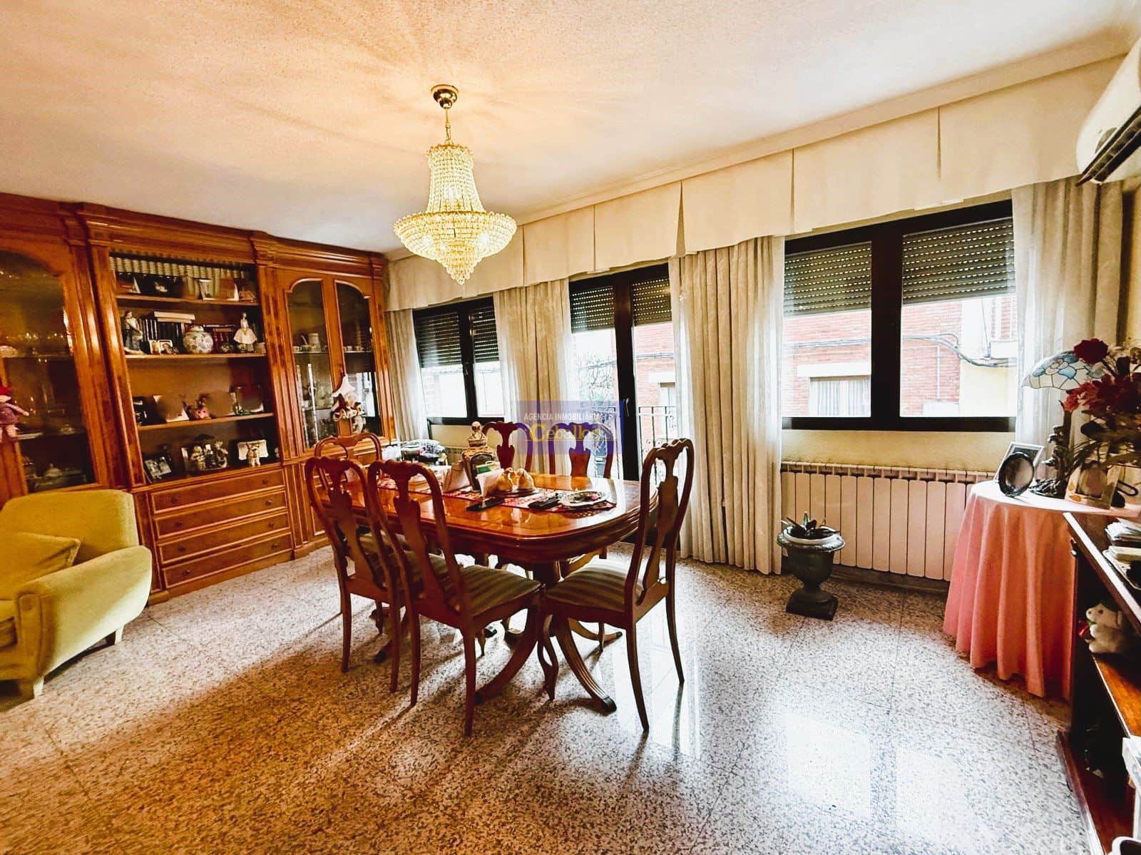 🏡 ¡Gran Vivienda Familiar en Pleno Centro de Guadalajara! Espacio, Luz y Ubicación Inmejorable ✨ - Foto 1