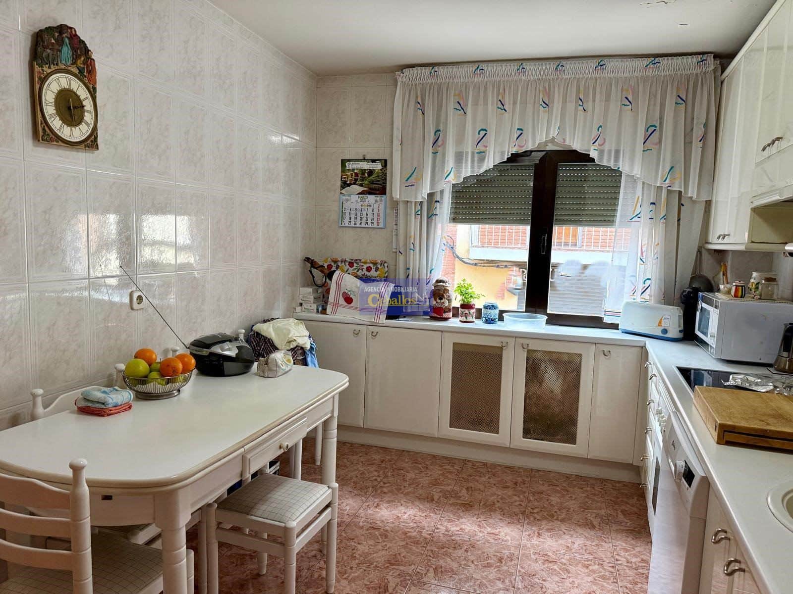 🏡 ¡Gran Vivienda Familiar en Pleno Centro de Guadalajara! Espacio, Luz y Ubicación Inmejorable ✨ - Foto 5