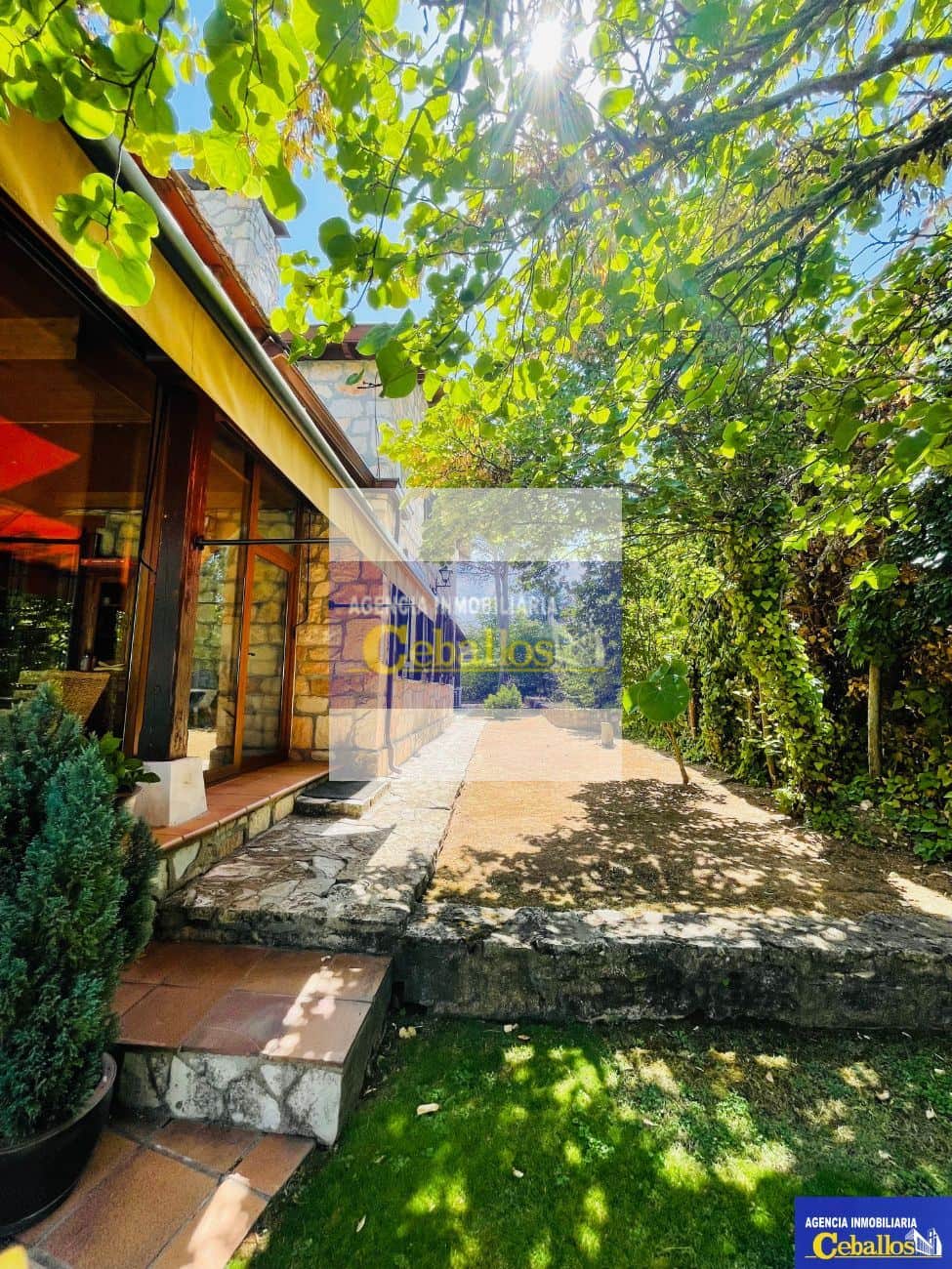 Exclusiva vivienda con casa de invitados en El Clavín - Foto 5