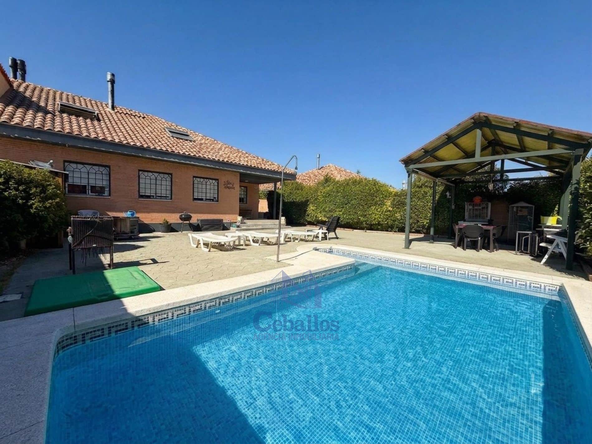 Chalet en venta en Chiloeches - Foto 1