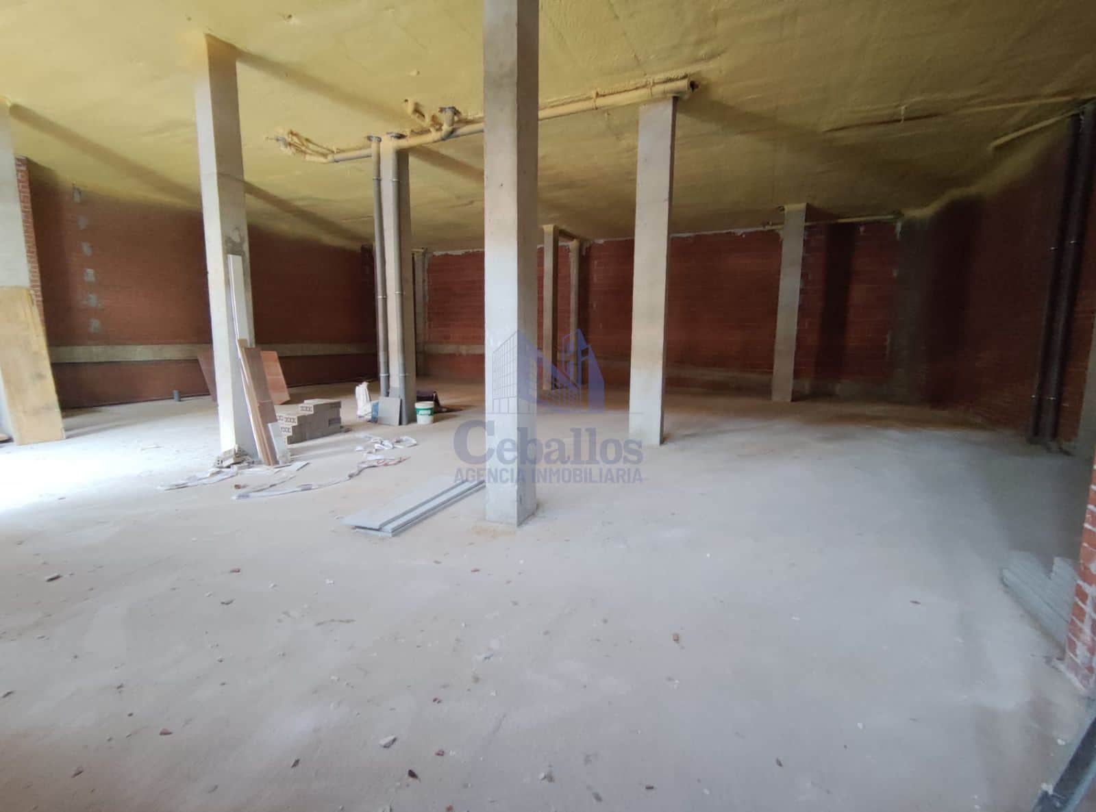 ¡Establece Tu Negocio en la Zona Nueva! Local Comercial en Alquiler - Foto 5