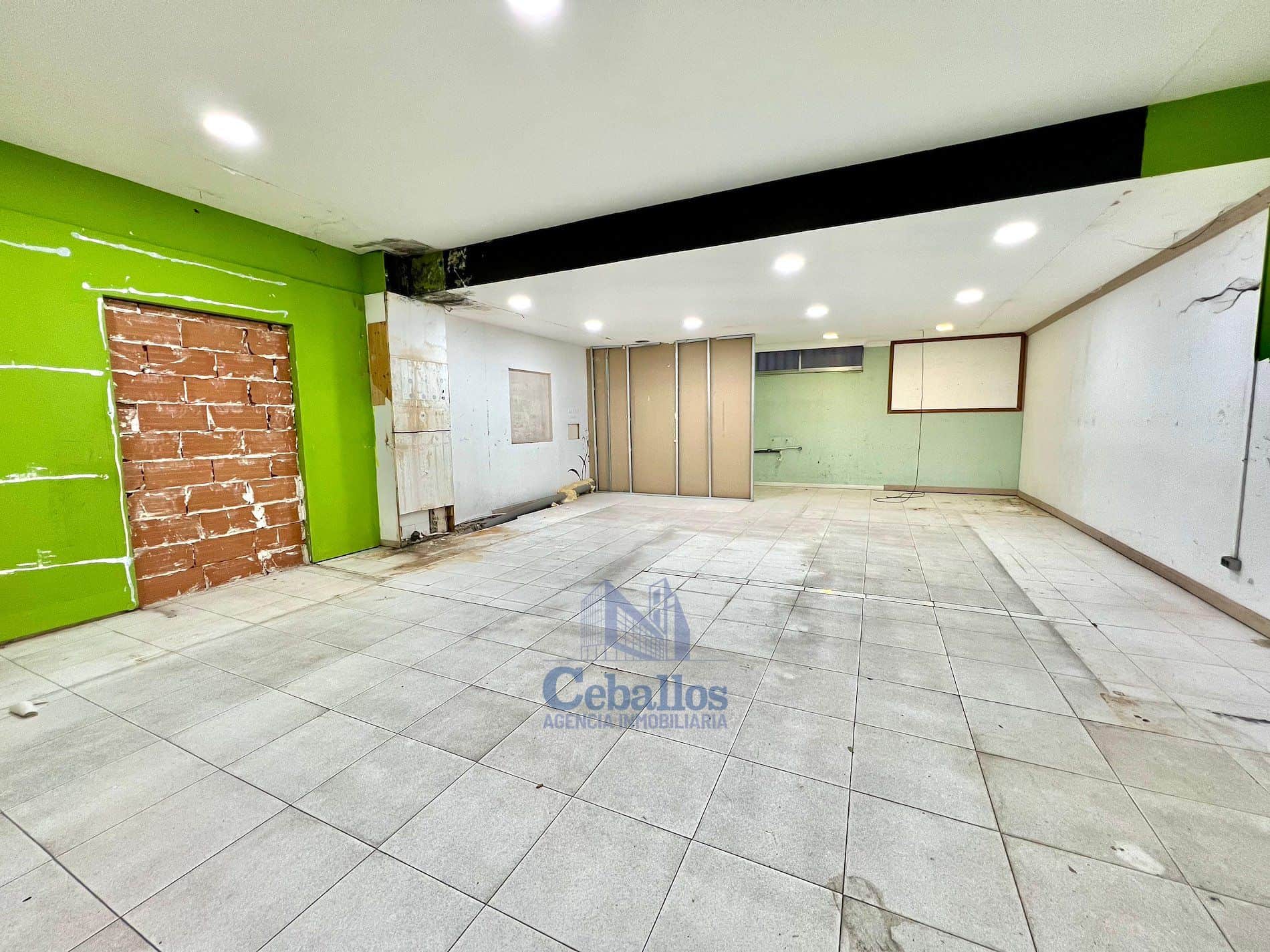 Local comercial en venta en Las Cumbres, Guadalajara - Foto 2