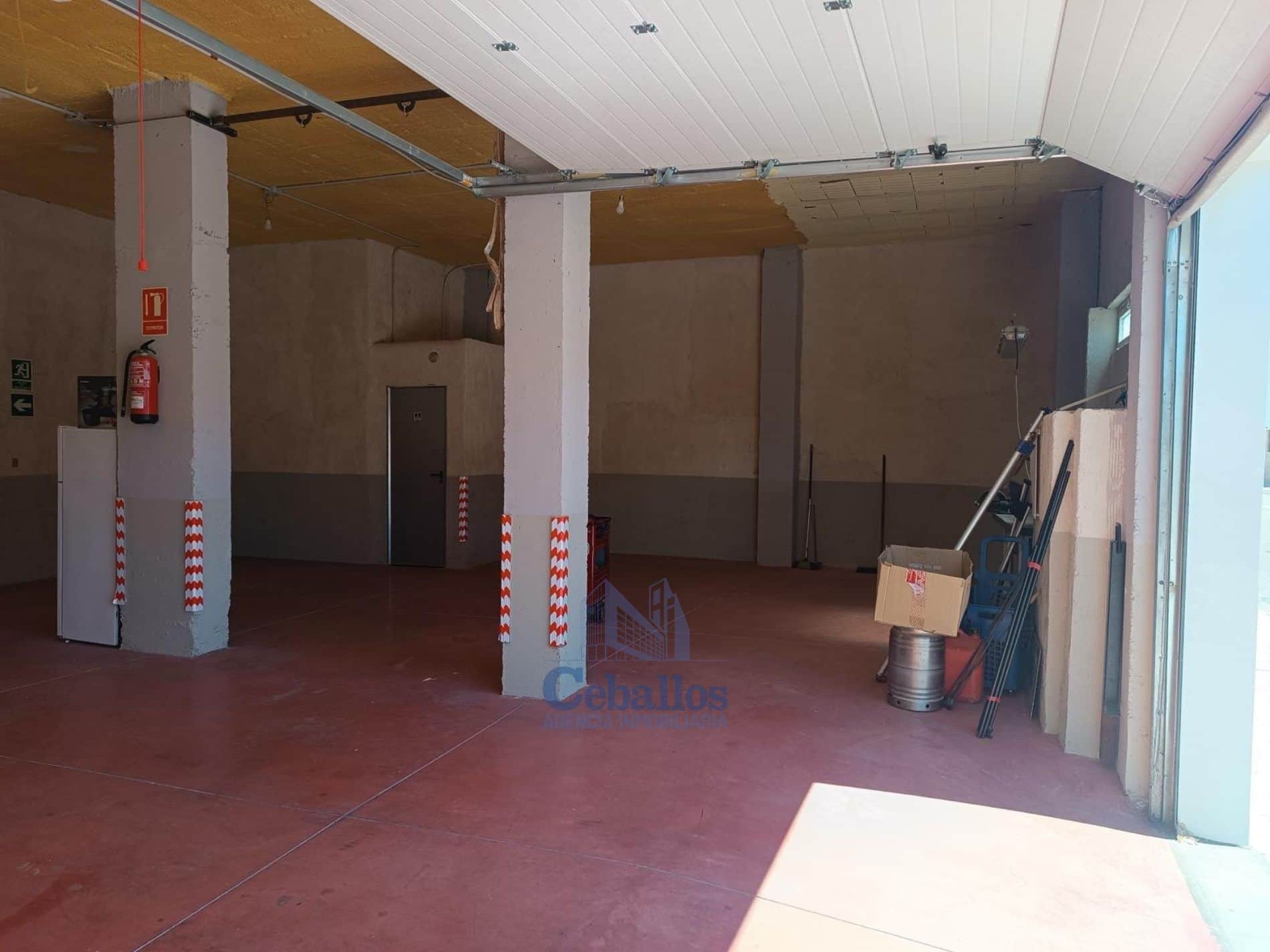 Local comercial en venta en Guadalajara - Foto 4