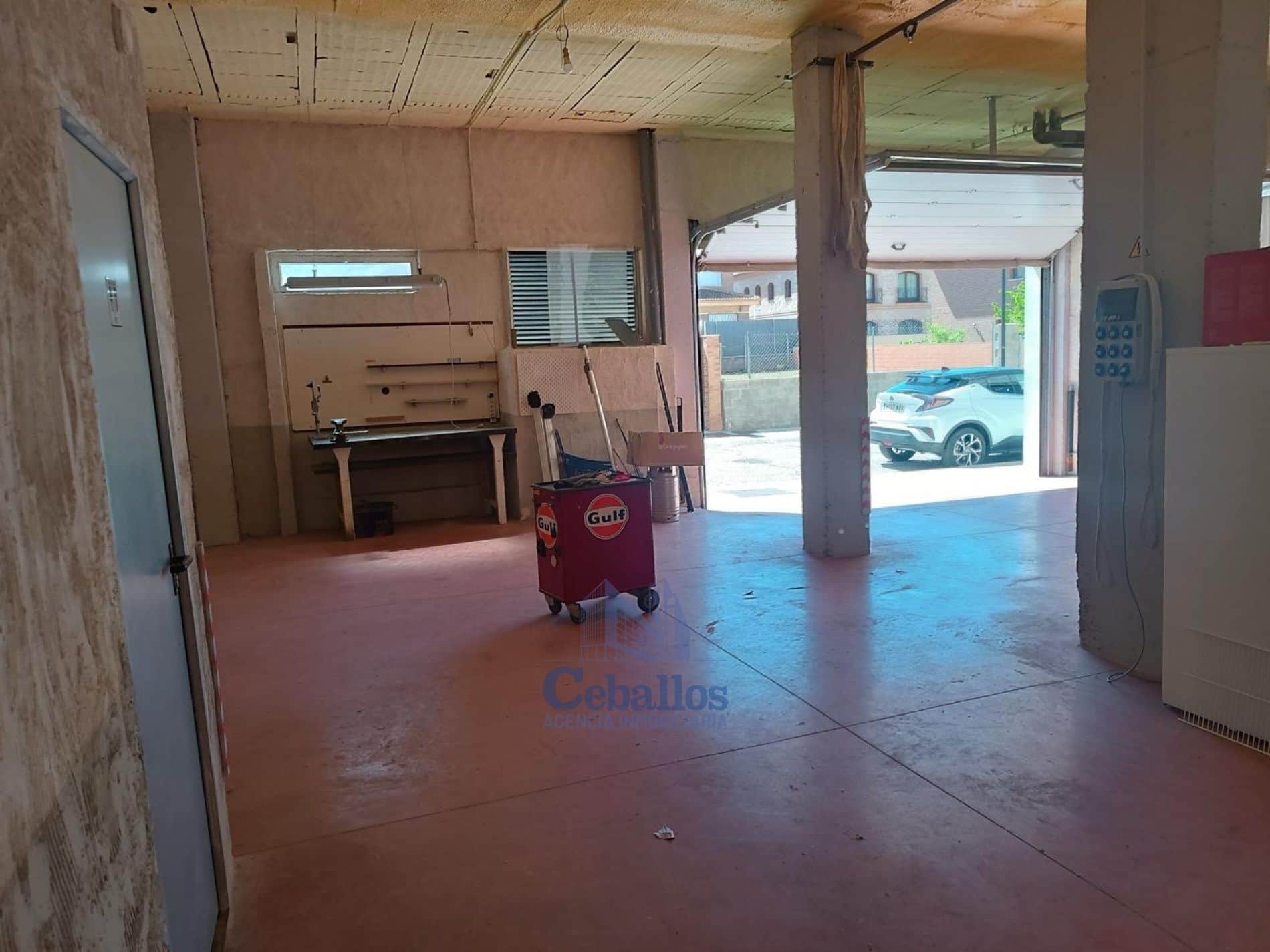 Local comercial en venta en Guadalajara - Foto 3