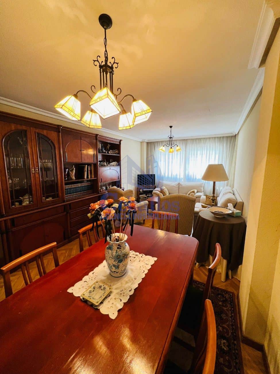 🏡 ¡Tu nuevo hogar en la Zona Ferial! Espaciosa, luminosa y en un entorno inmejorable ✨ - Foto 2