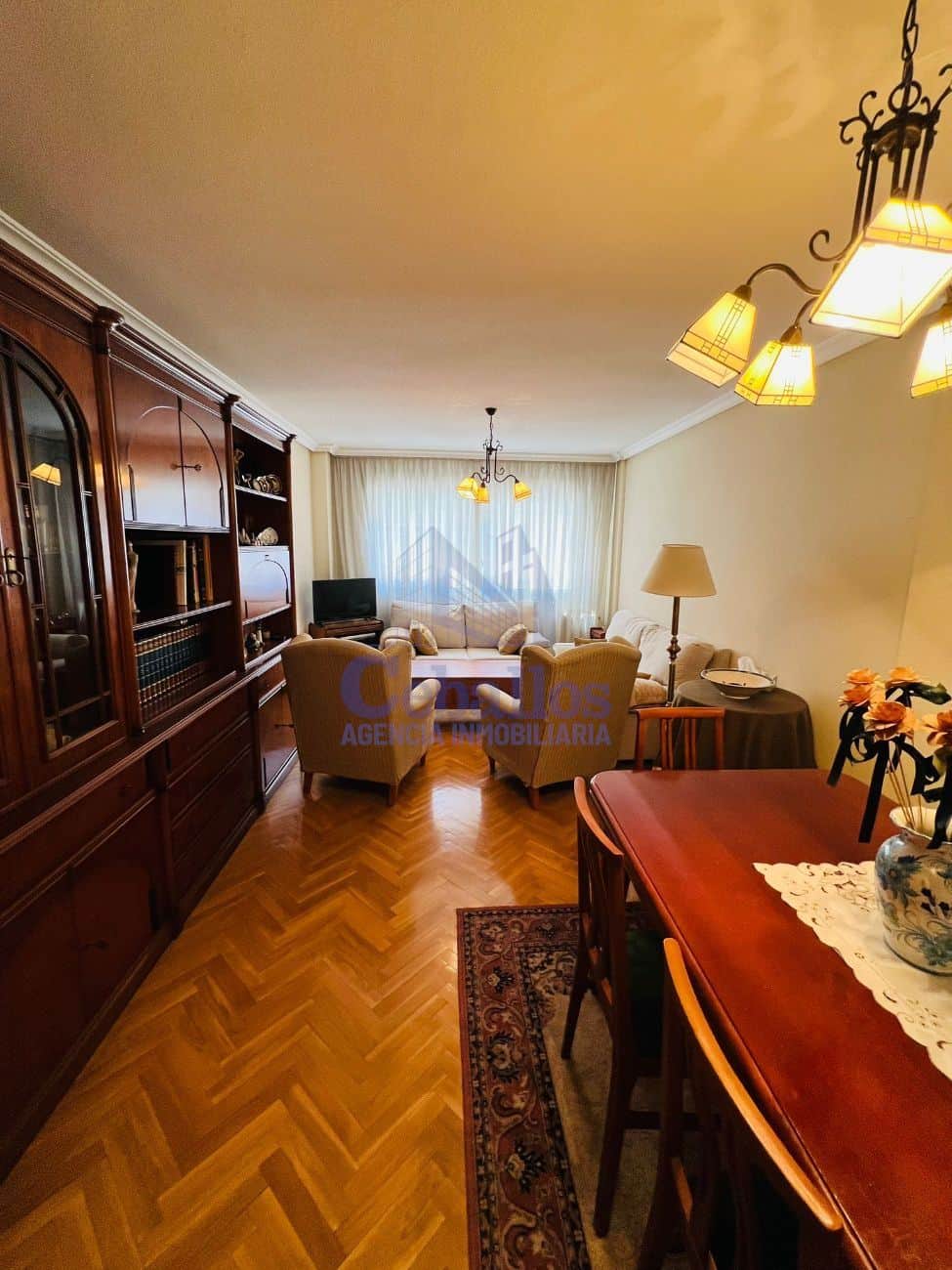 🏡 ¡Tu nuevo hogar en la Zona Ferial! Espaciosa, luminosa y en un entorno inmejorable ✨ - Foto 3