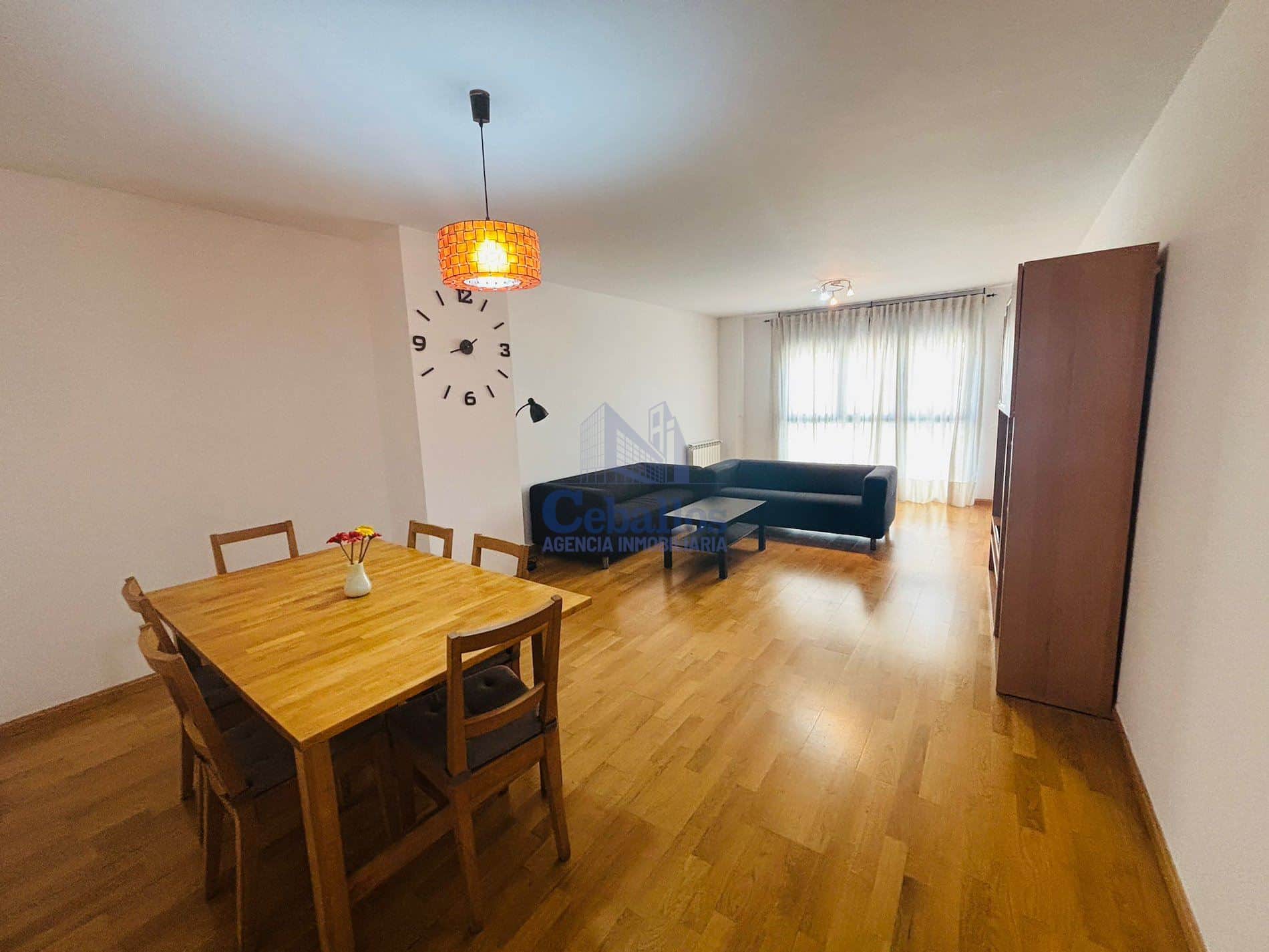 🏡 Vivienda en Calle Alcarria – Espacio, Luz y Comodidad en una de las Zonas Más Demandadas de Guadalajara - Foto 1