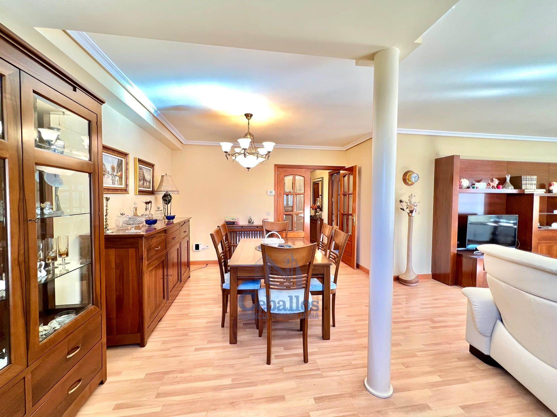 🏡 Vivienda Amplia en Pleno Centro de la Ciudad – 170 m², Garaje y Trastero - Foto 5