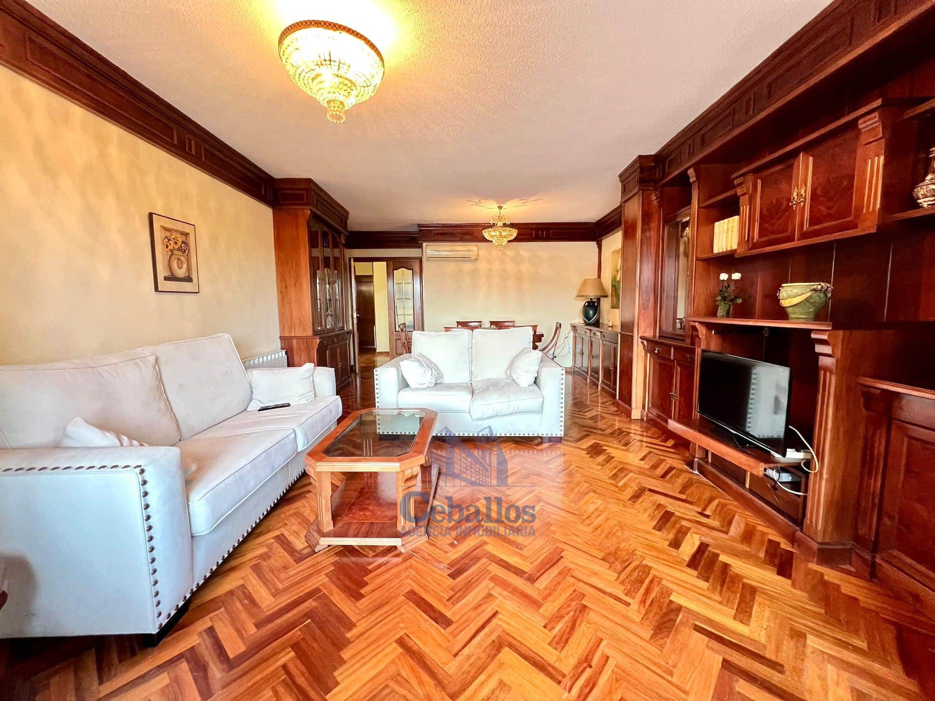 🏡 Amplia y Luminosa Vivienda en Calle Padre Félix Flores – Guadalajara - Foto 3