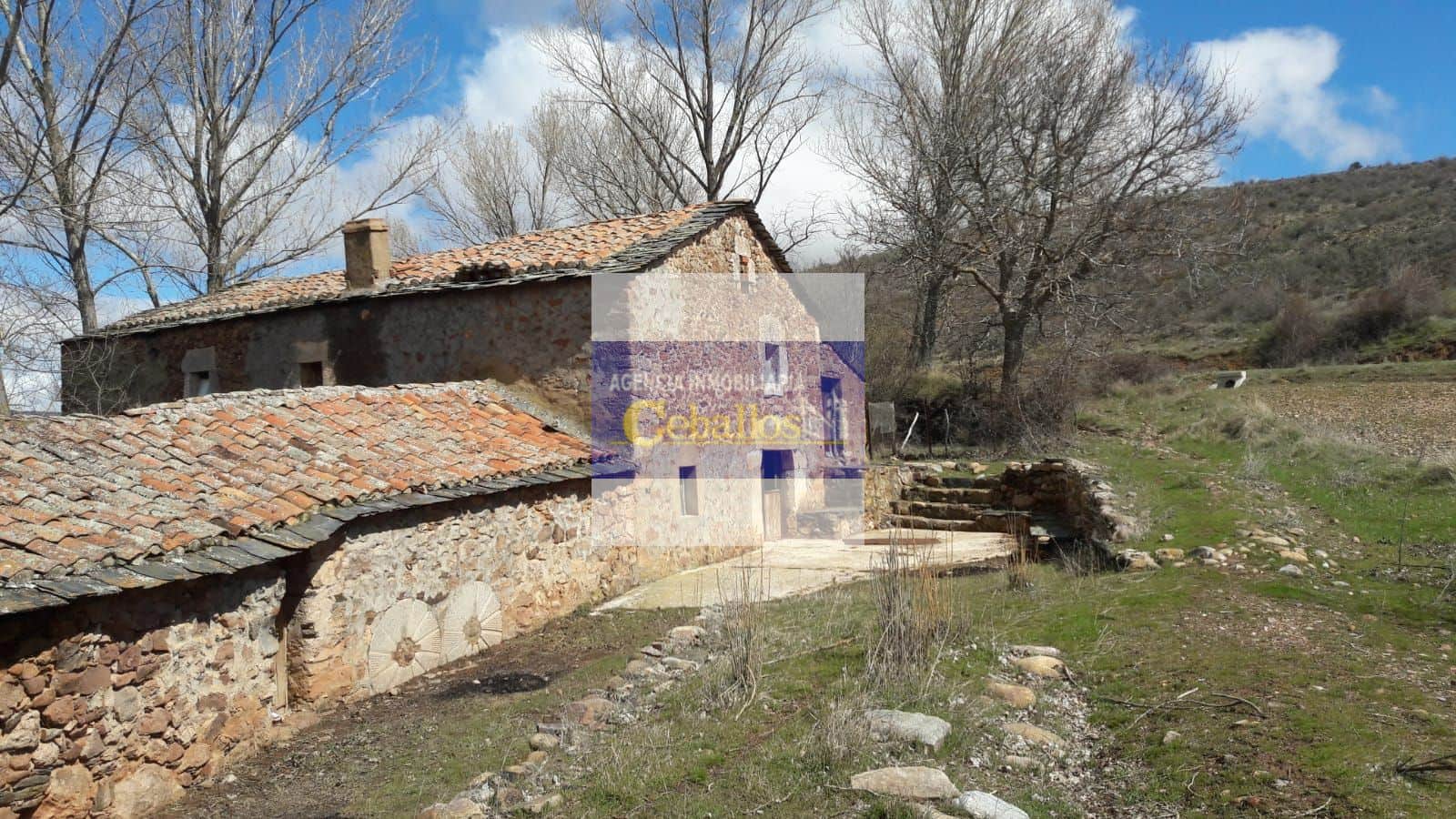 MOLINO EN CAÑAMARES - Foto 1