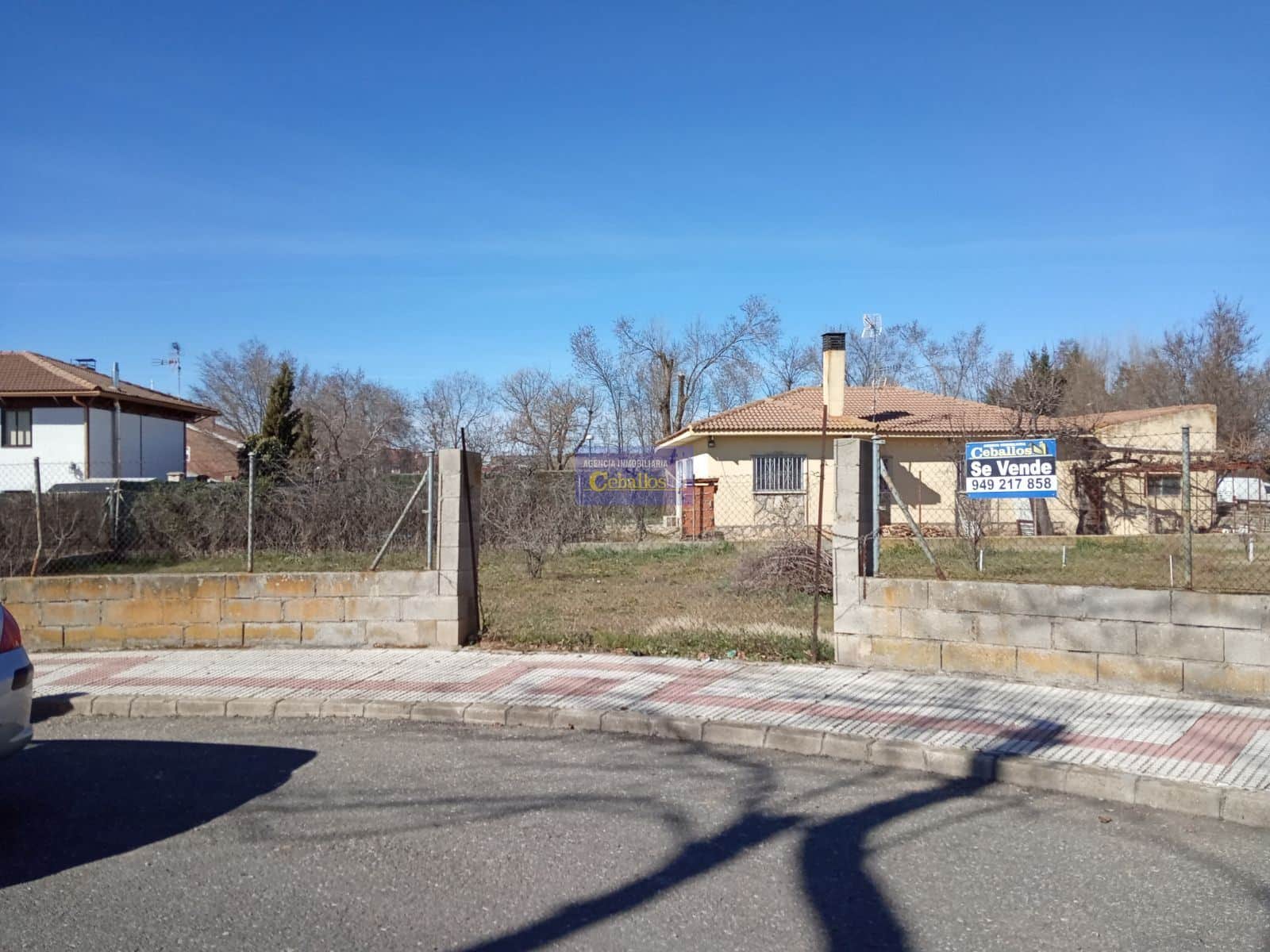 🏡 Descubre esta increíble parcela en Fontanar: el lugar perfecto para construir tu hogar ideal 🌳✨ - Foto 3