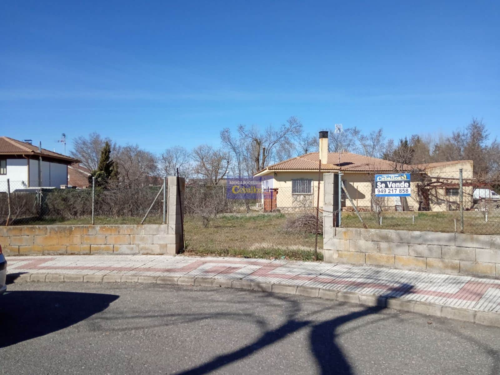 🏡 Descubre esta increíble parcela en Fontanar: el lugar perfecto para construir tu hogar ideal 🌳✨ - Foto 2