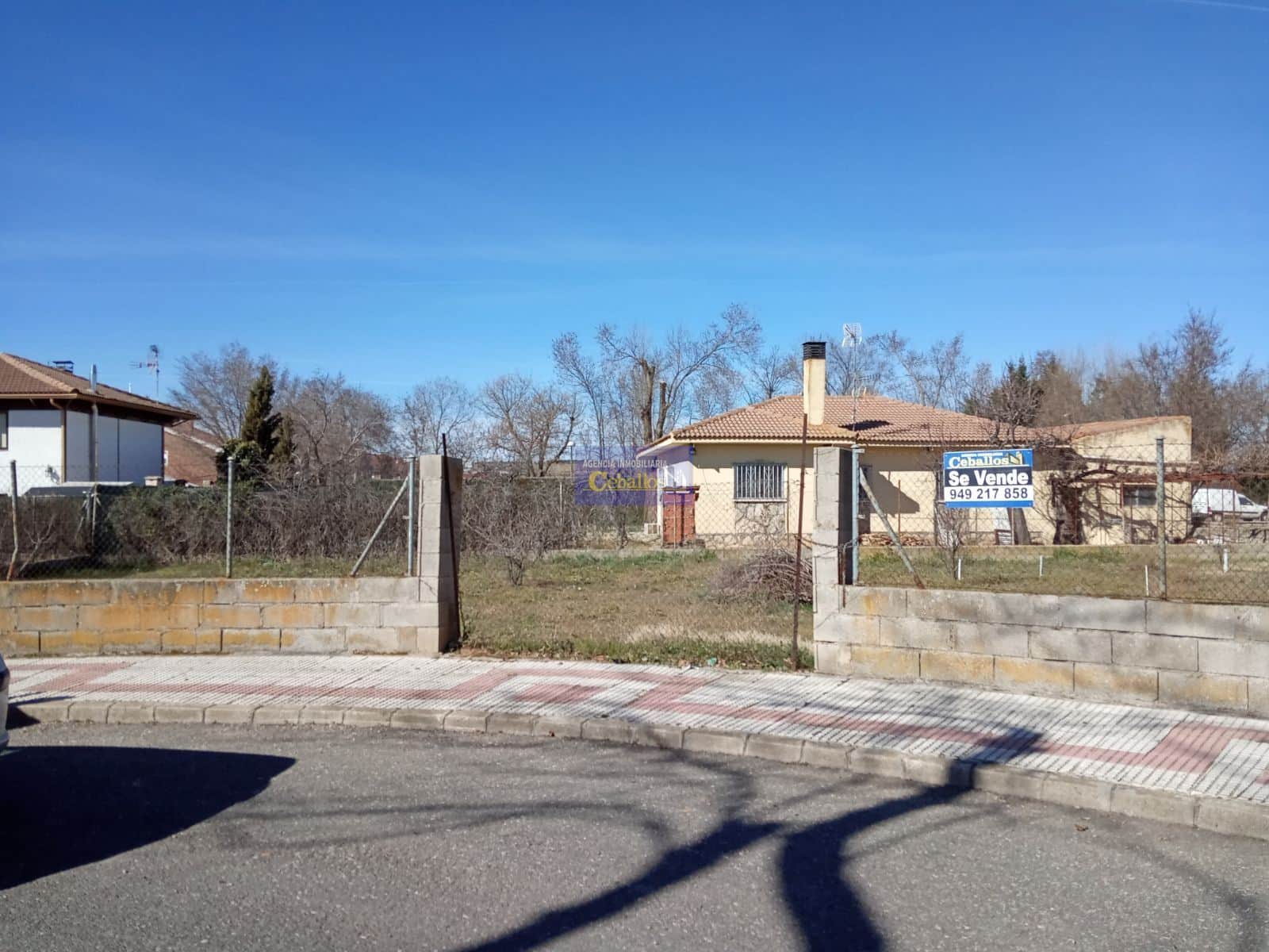 🏡 Descubre esta increíble parcela en Fontanar: el lugar perfecto para construir tu hogar ideal 🌳✨ - Foto 1