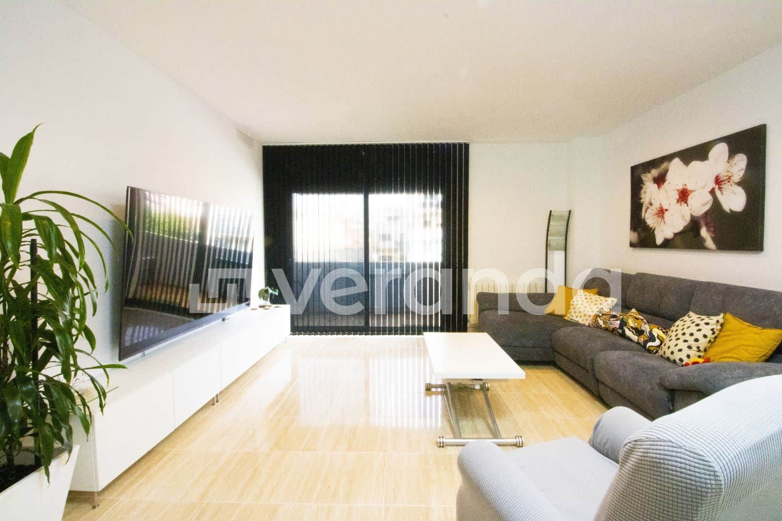 SEMINUEVO 101 M2 3 HABITACIONES Y PISCINA COMUNITARIA - Foto 1