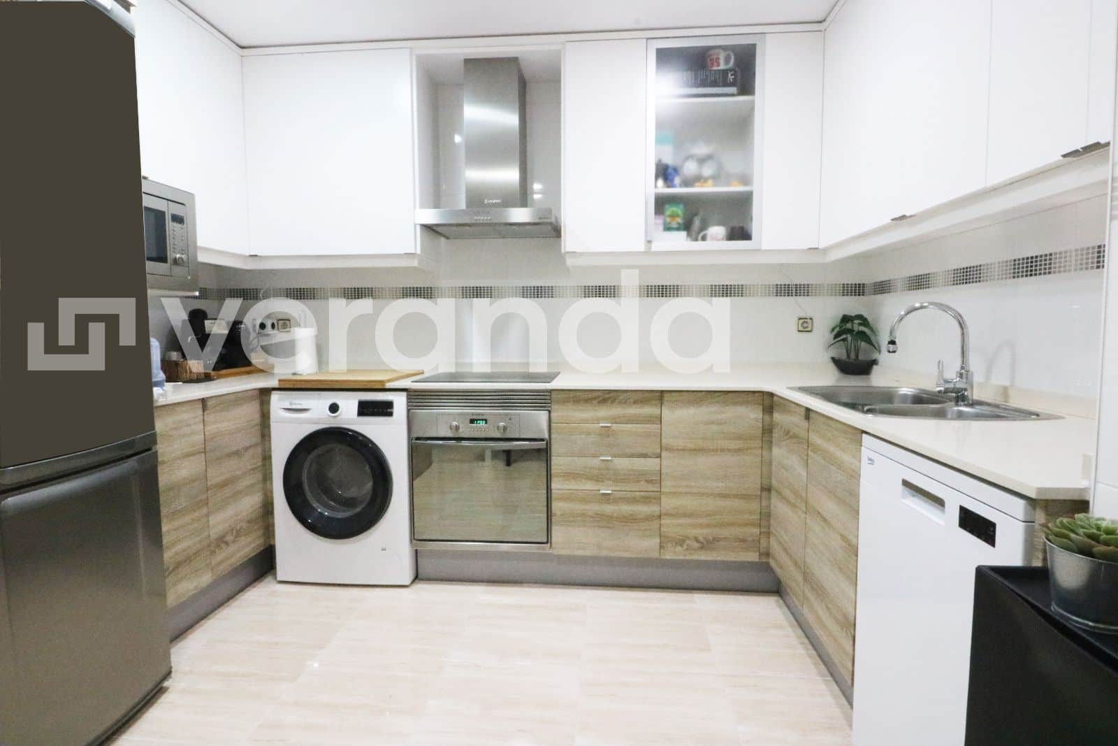 SEMINUEVO 101 M2 3 HABITACIONES Y PISCINA COMUNITARIA - Foto 3