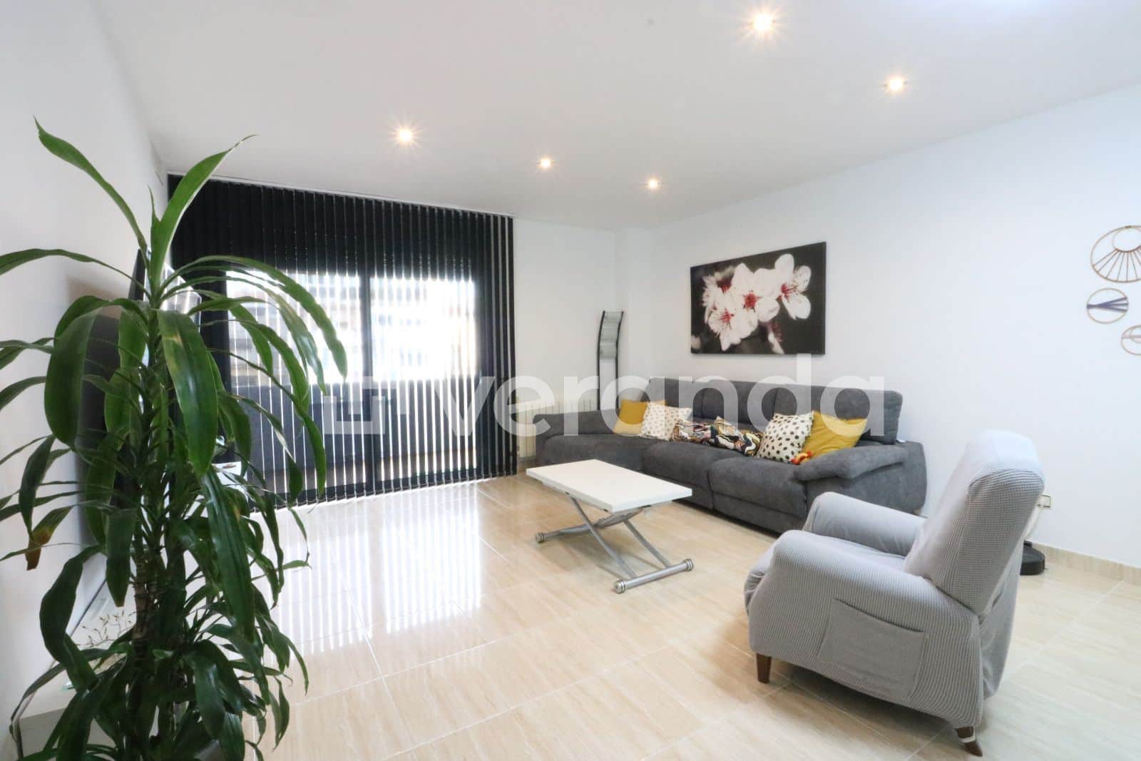 SEMINUEVO 101 M2 3 HABITACIONES Y PISCINA COMUNITARIA - Foto 4