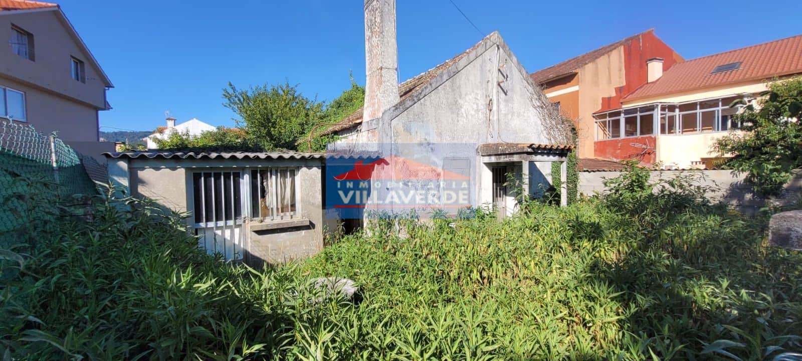 CASA CON FINCA EN EL CENTRO DE CANGAS - Foto 1