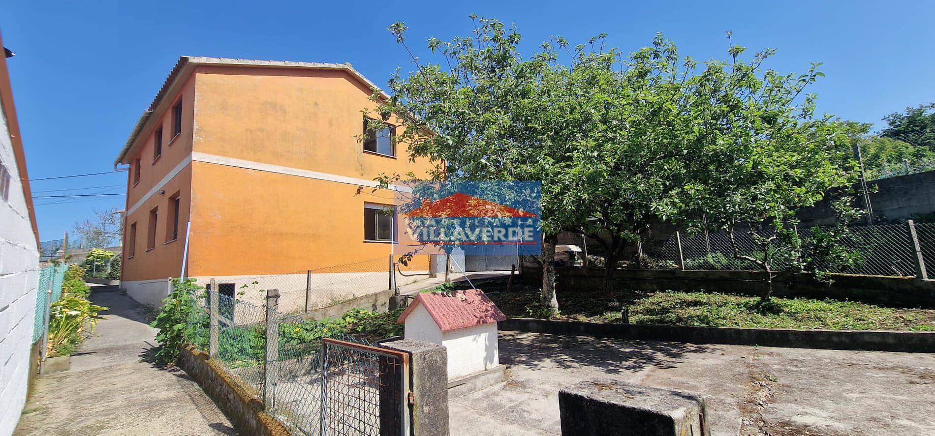 CASA EN VENTA EN ALDÁN CON FINCA AL LADO DE LA PLAYA Y CON VISTAS AL MAR - Foto 5