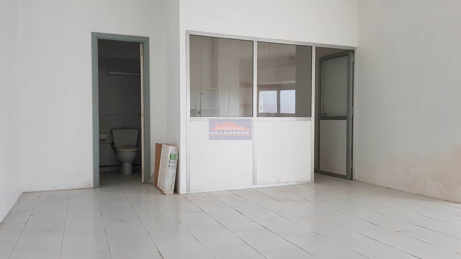 LOCAL COMERCIAL EN ALQUILER CERCA DE LA PLAYA DE RODEIRA - Foto 2