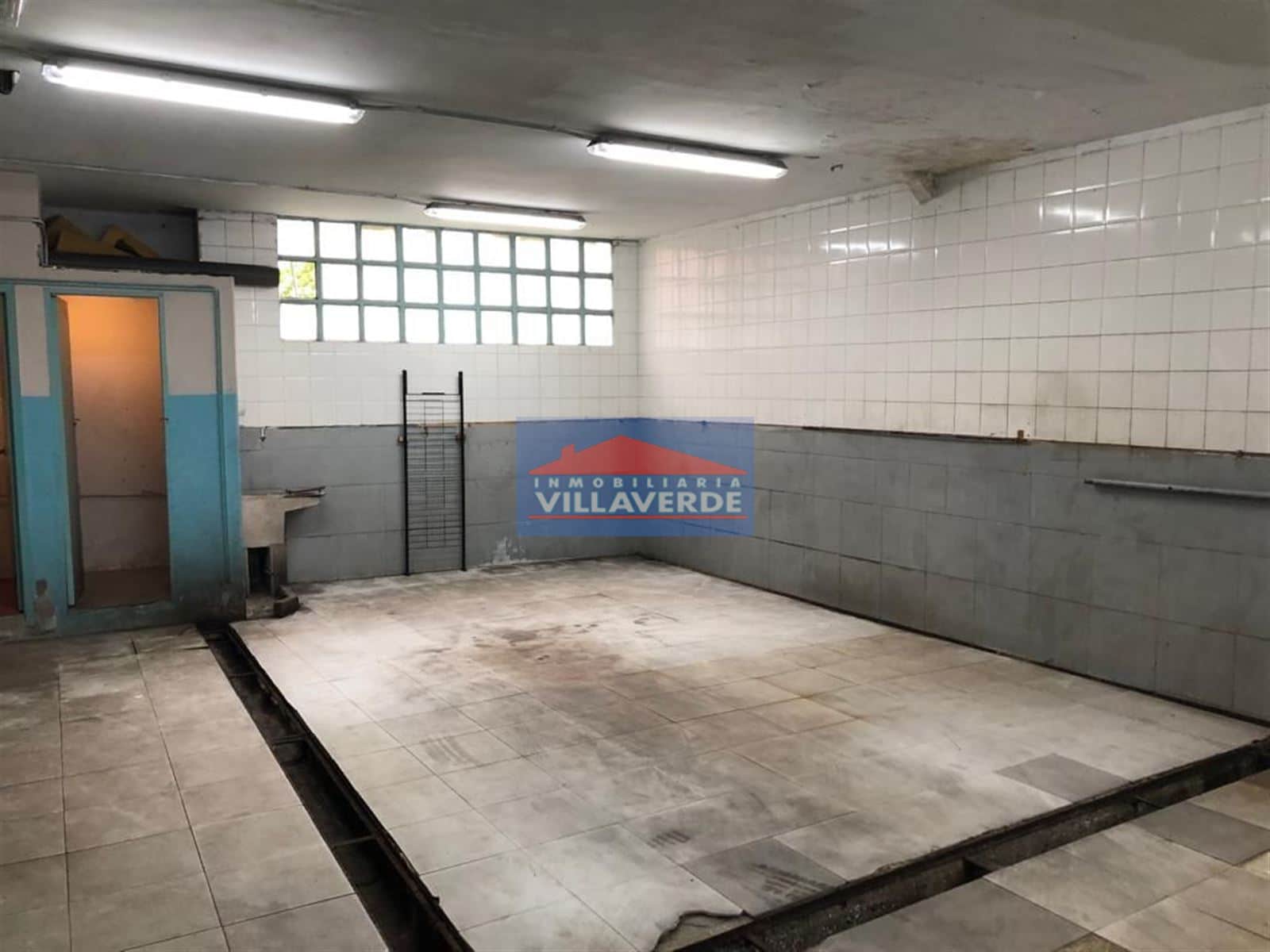Local comercial en alquiler en Cangas - Foto 2