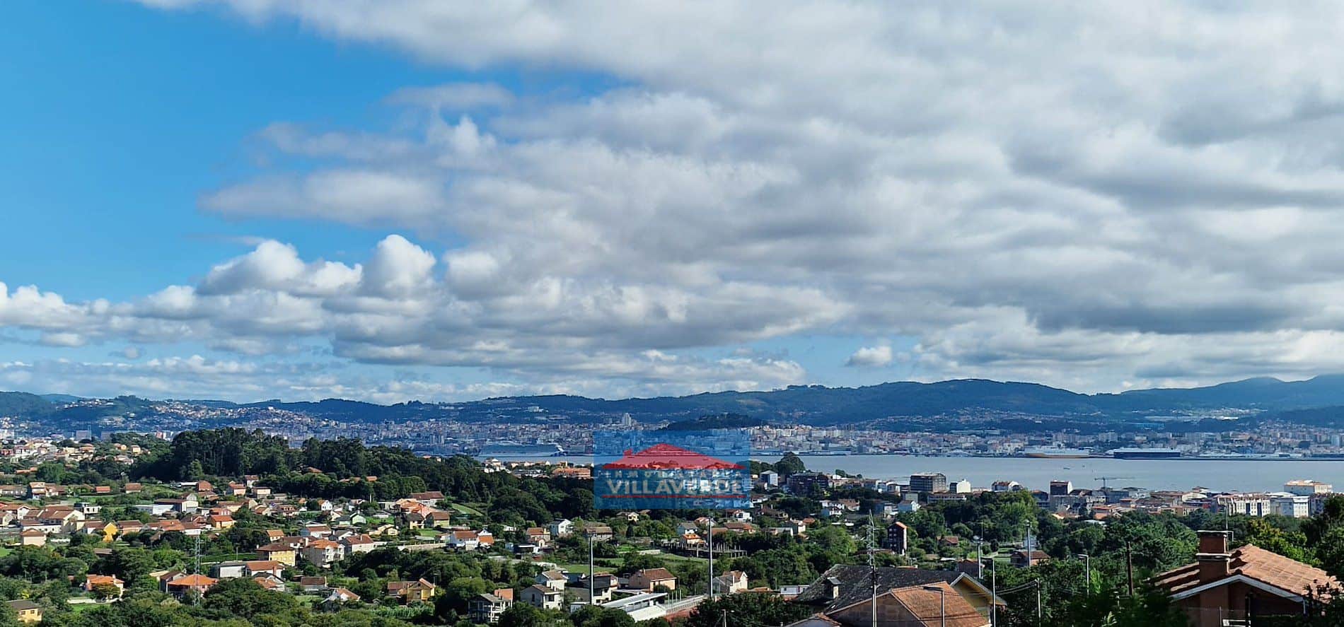 DUPLEX EN CANGAS CON VISTAS AL MAR EN EDIFICIO REFORMADO - Foto 1