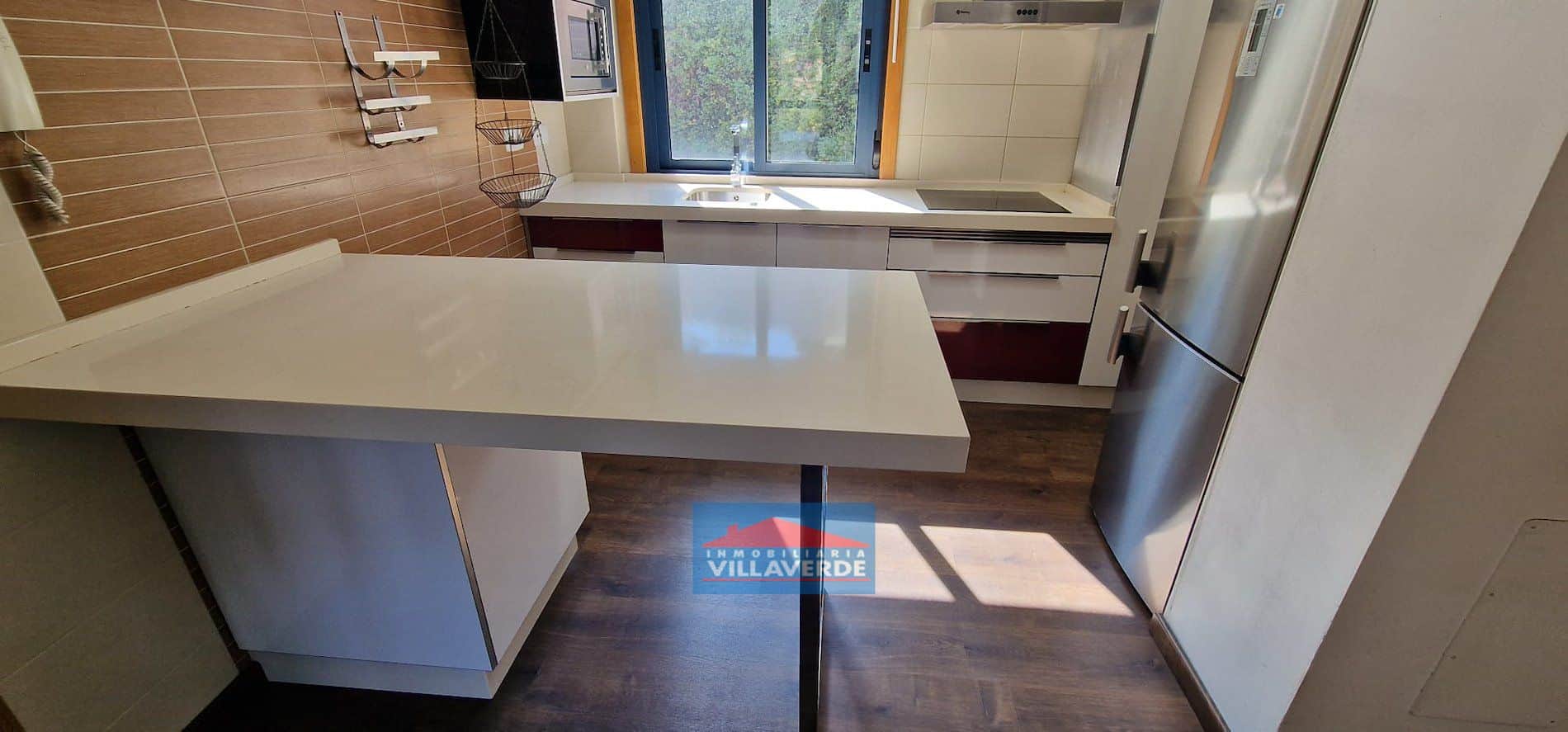 DUPLEX EN CANGAS CON VISTAS AL MAR EN EDIFICIO REFORMADO - Foto 4