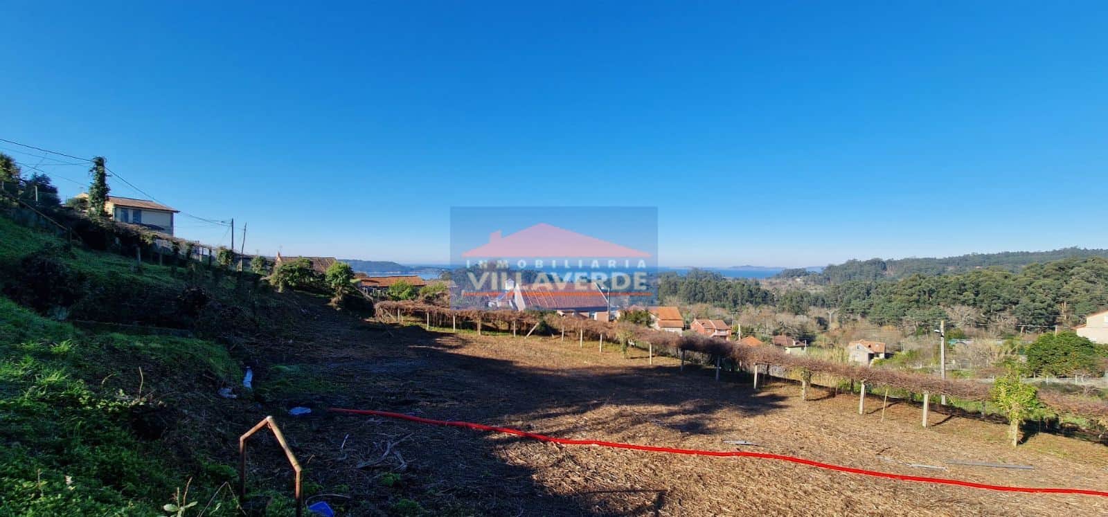 TERRENO EDIFICABLE EN BUEU CON VISTAS AL MAR - Foto 1