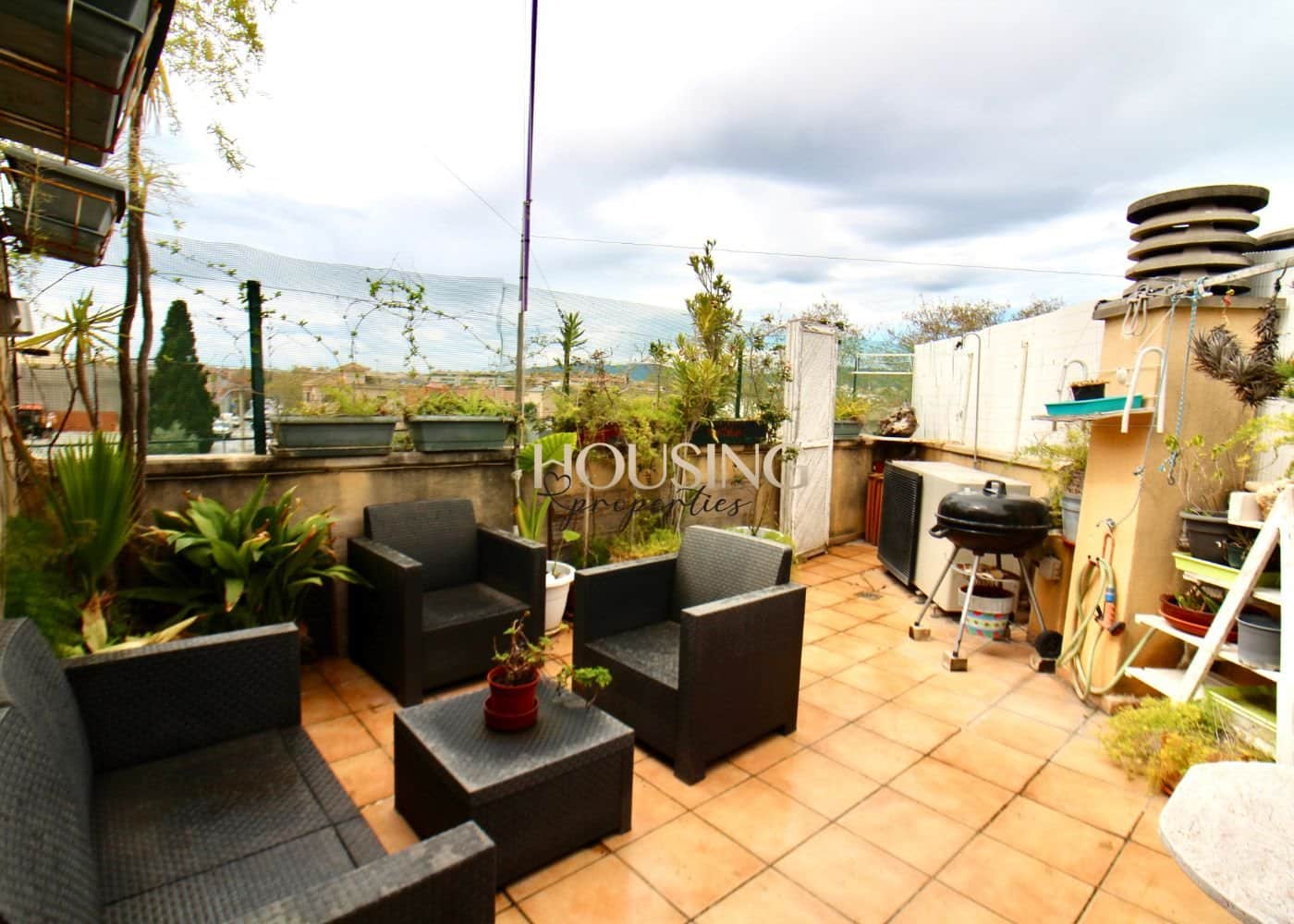 AMPLIO ADOSADO EN EL AMANECER - Foto 1