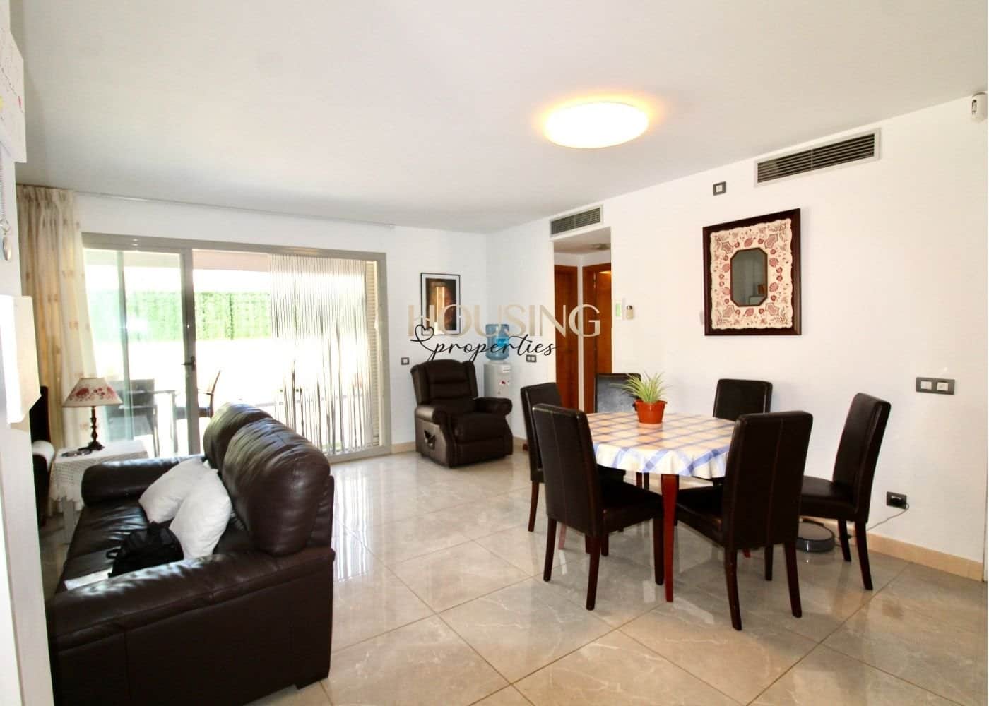 ADOSADO, CERCA DE LA PLAYA, EN RESIDENCIAL CON PISCINAS Y JARDINES - Foto 4