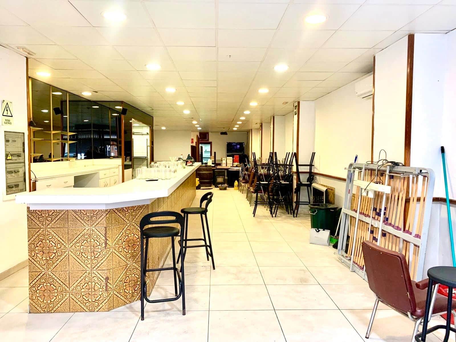 LOCAL COMERCIAL EN ZONA POLICIA LOCAL - Foto 1