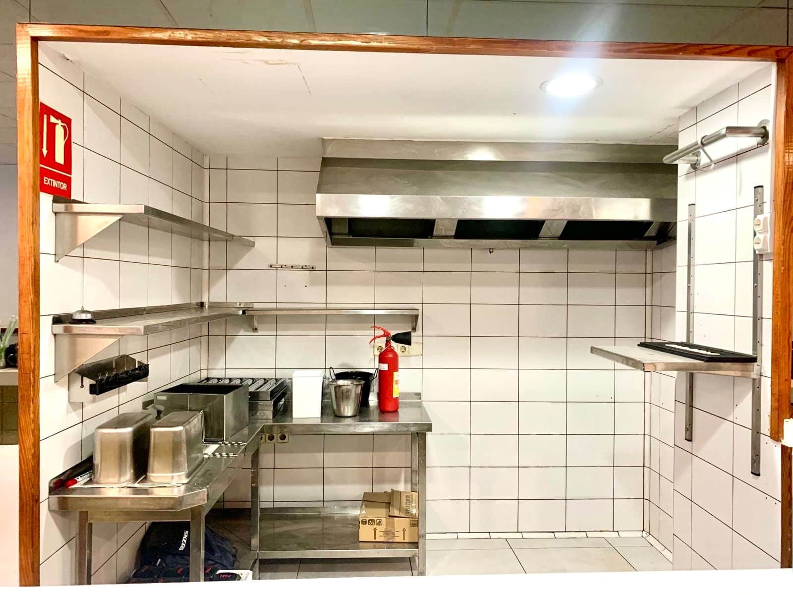 LOCAL COMERCIAL EN ZONA POLICIA LOCAL - Foto 3